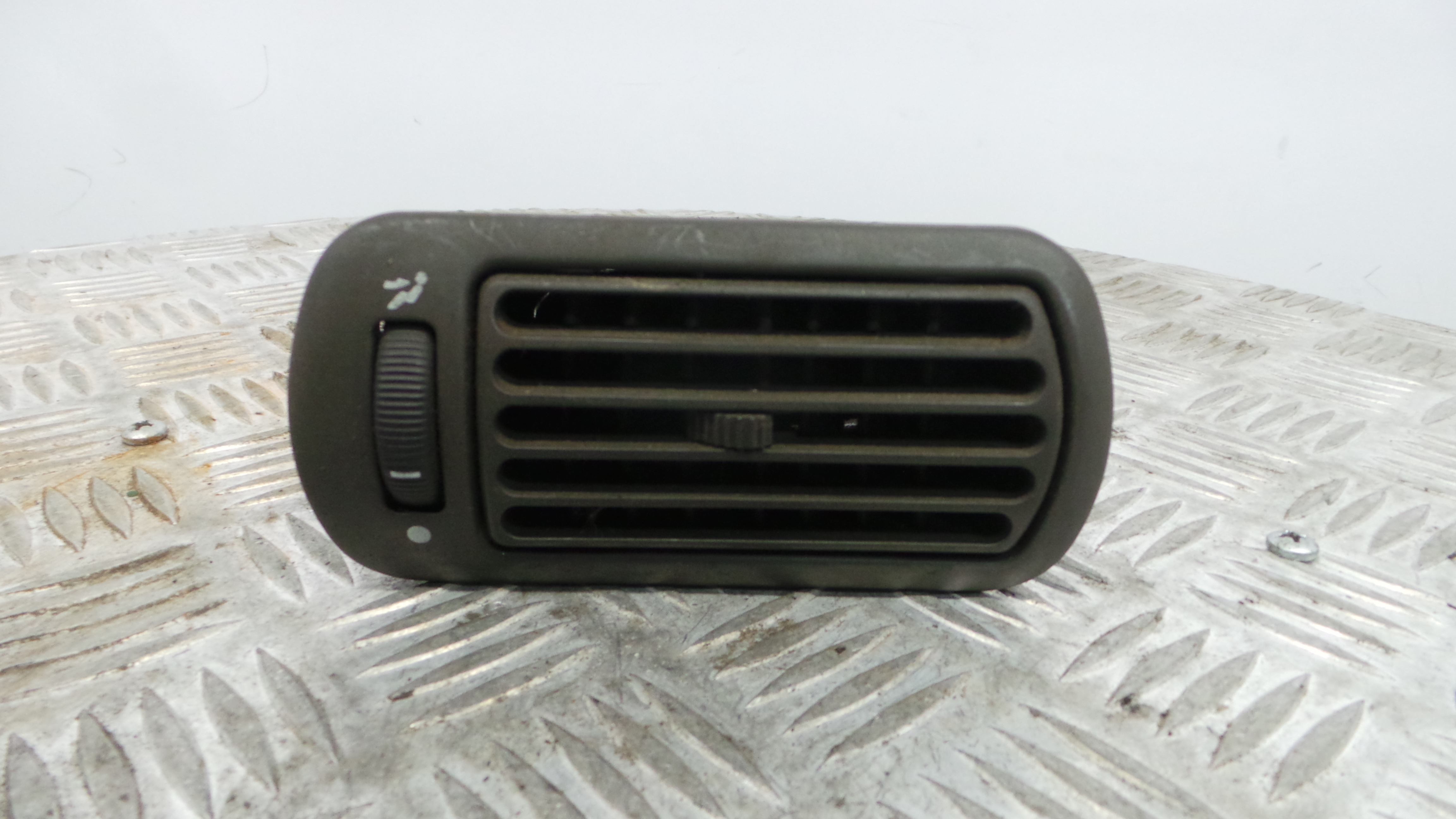 Grelha da Sofagem 222889 - FIAT PUNTO (176_)-33253175 Grelha da Sofagem 222889 - FIAT PUNTO (176_)-33253175