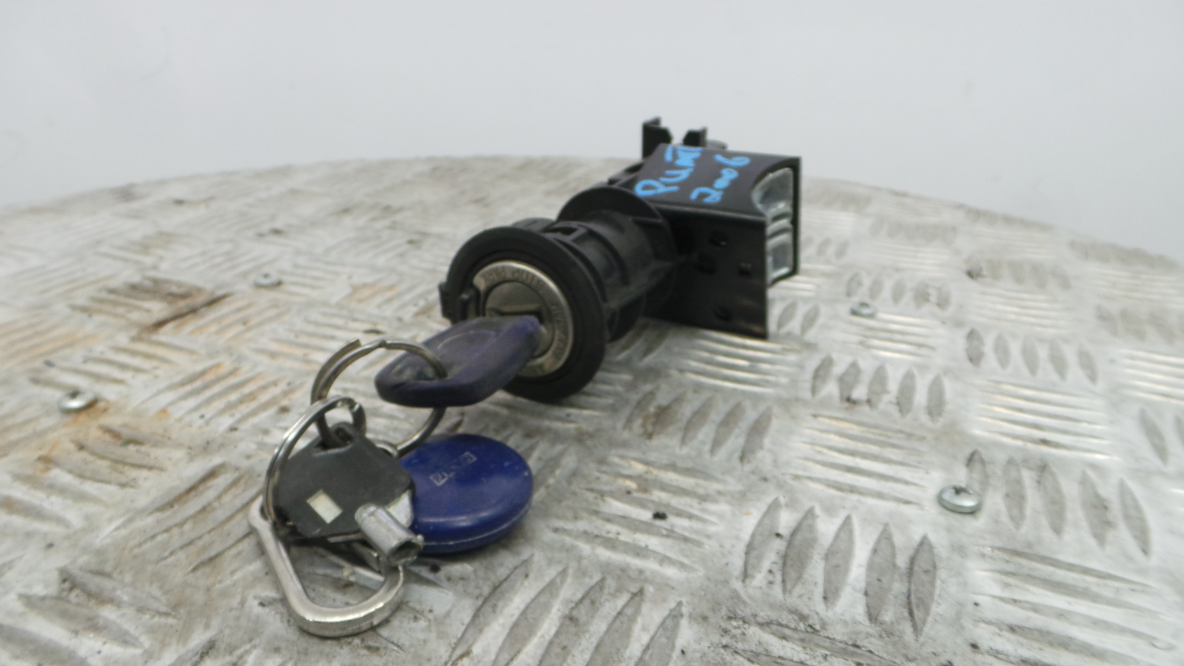 Canhão de ignição 0000046753084 - FIAT PUNTO (188_)-33253977 Canhão de ignição 0000046753084 - FIAT PUNTO (188_)-33253977