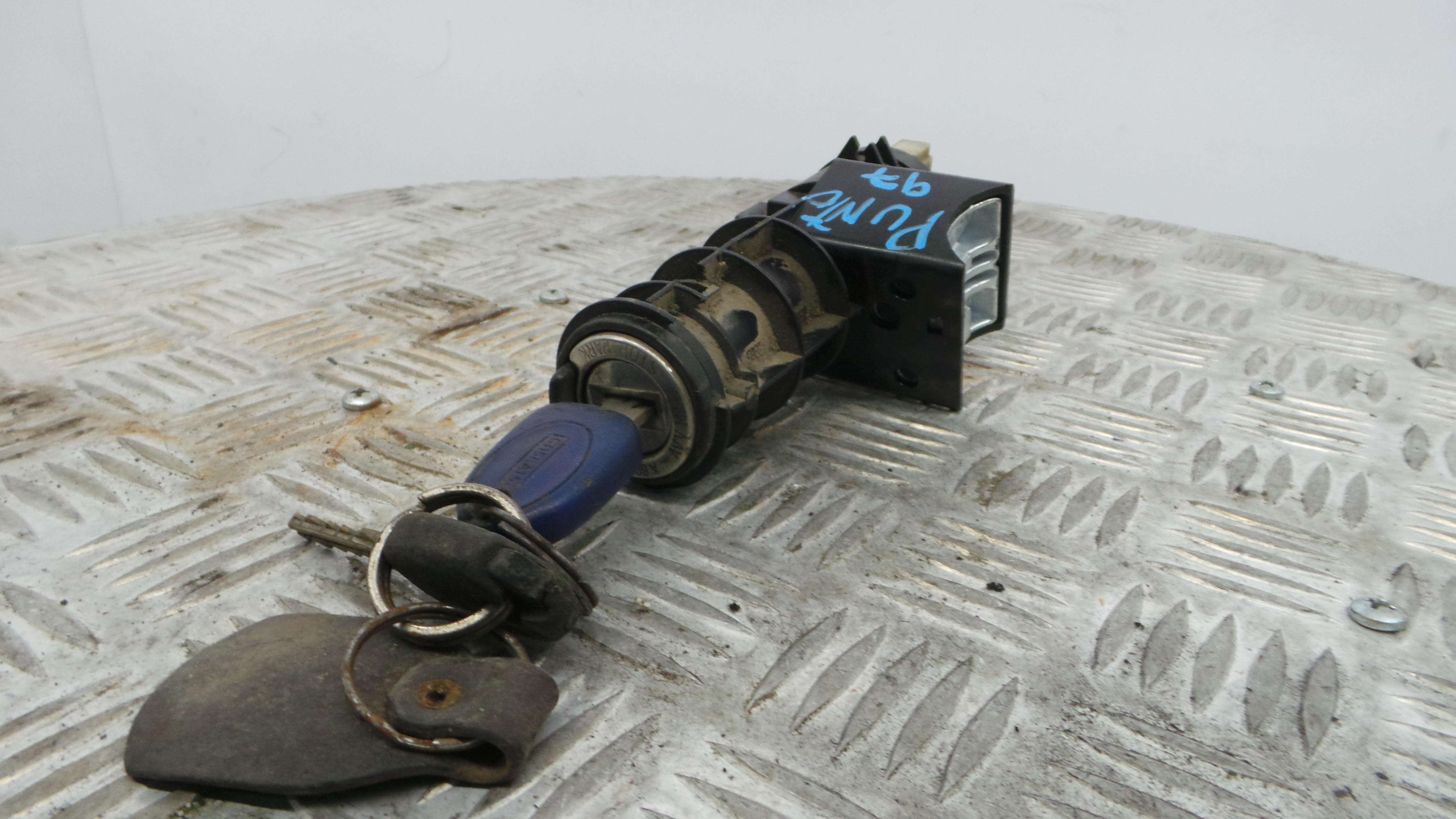 Canhão de ignição 0000046543447 - FIAT PUNTO (176_)-33253980 Canhão de ignição 0000046543447 - FIAT PUNTO (176_)-33253980