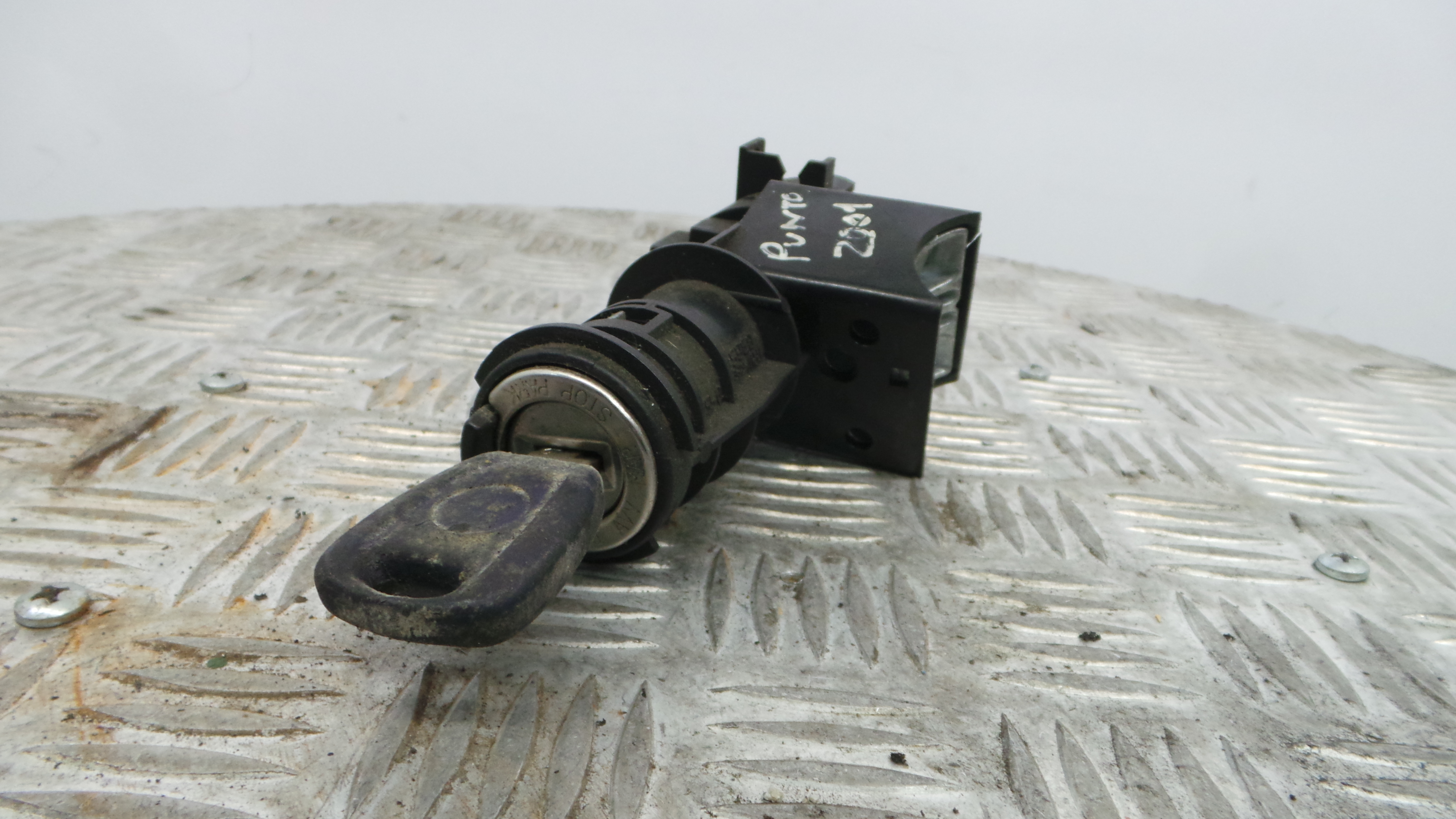 Canhão de ignição 0000046753084 - FIAT PUNTO (188_)-33253990 Canhão de ignição 0000046753084 - FIAT PUNTO (188_)-33253990