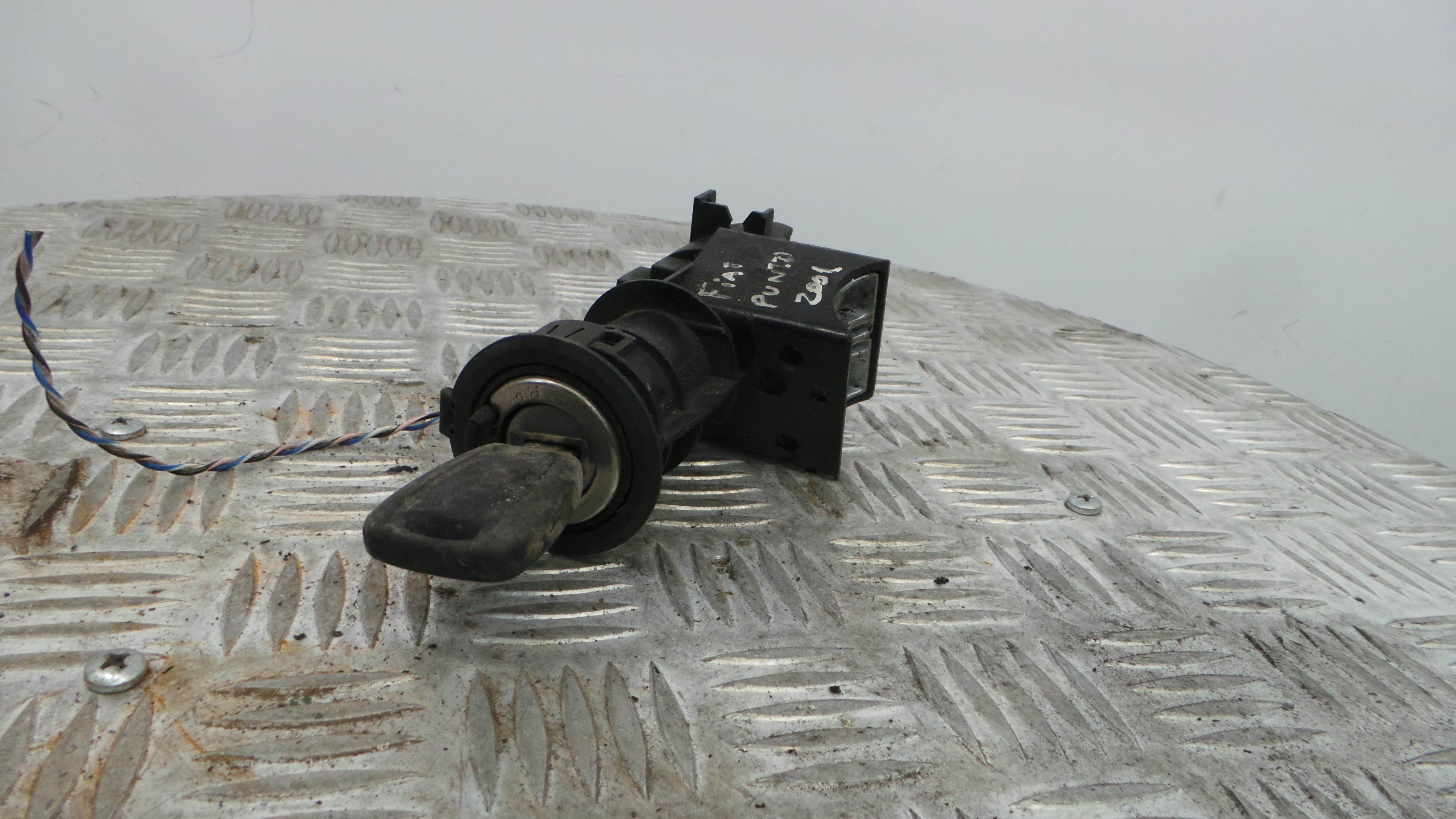 Canhão de ignição 0000046753084 - FIAT PUNTO (188_)-33253996 Canhão de ignição 0000046753084 - FIAT PUNTO (188_)-33253996