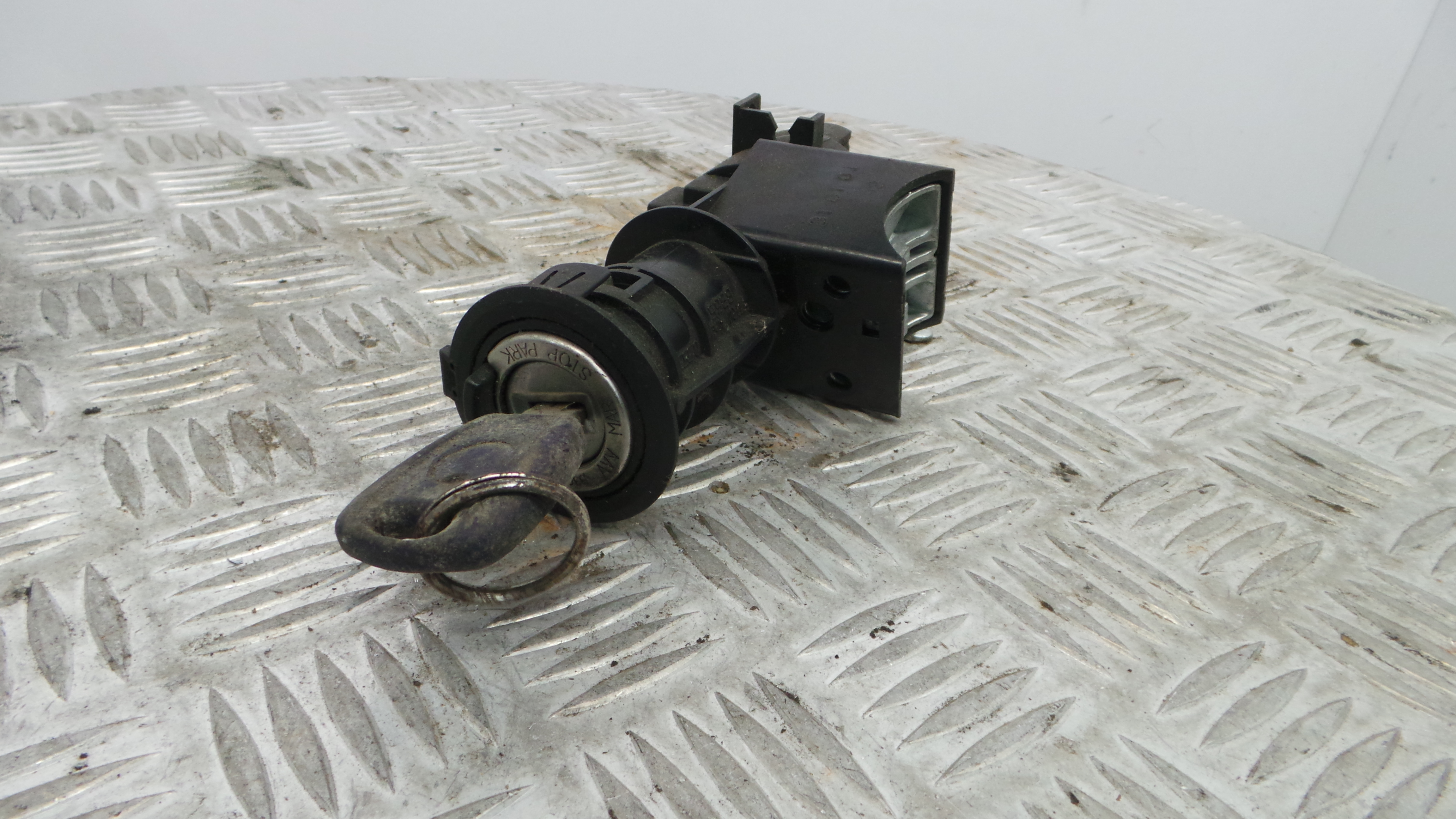 Canhão de ignição 0000046753084 - FIAT PUNTO (188_)-33254038 Canhão de ignição 0000046753084 - FIAT PUNTO (188_)-33254038