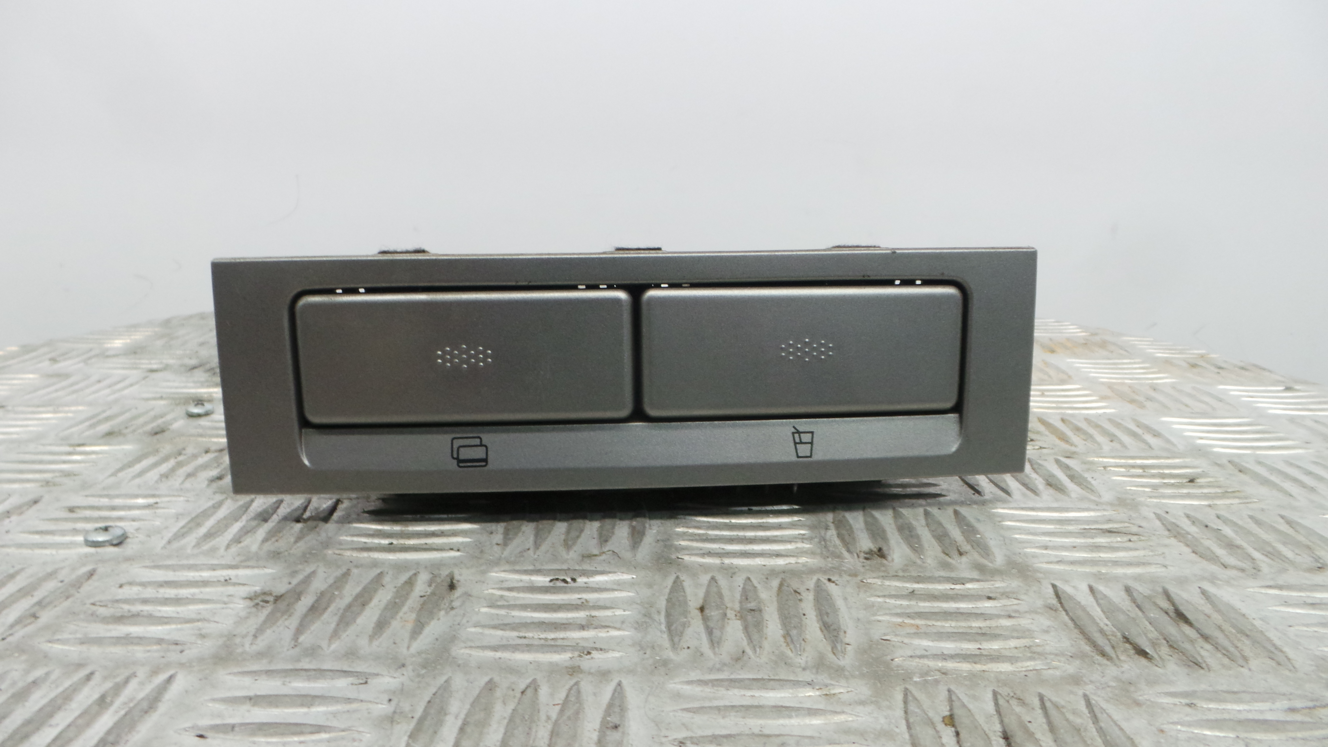Suporte para copos para o carro 7352990590 - ALFA ROMEO 147 (937_)-33254122