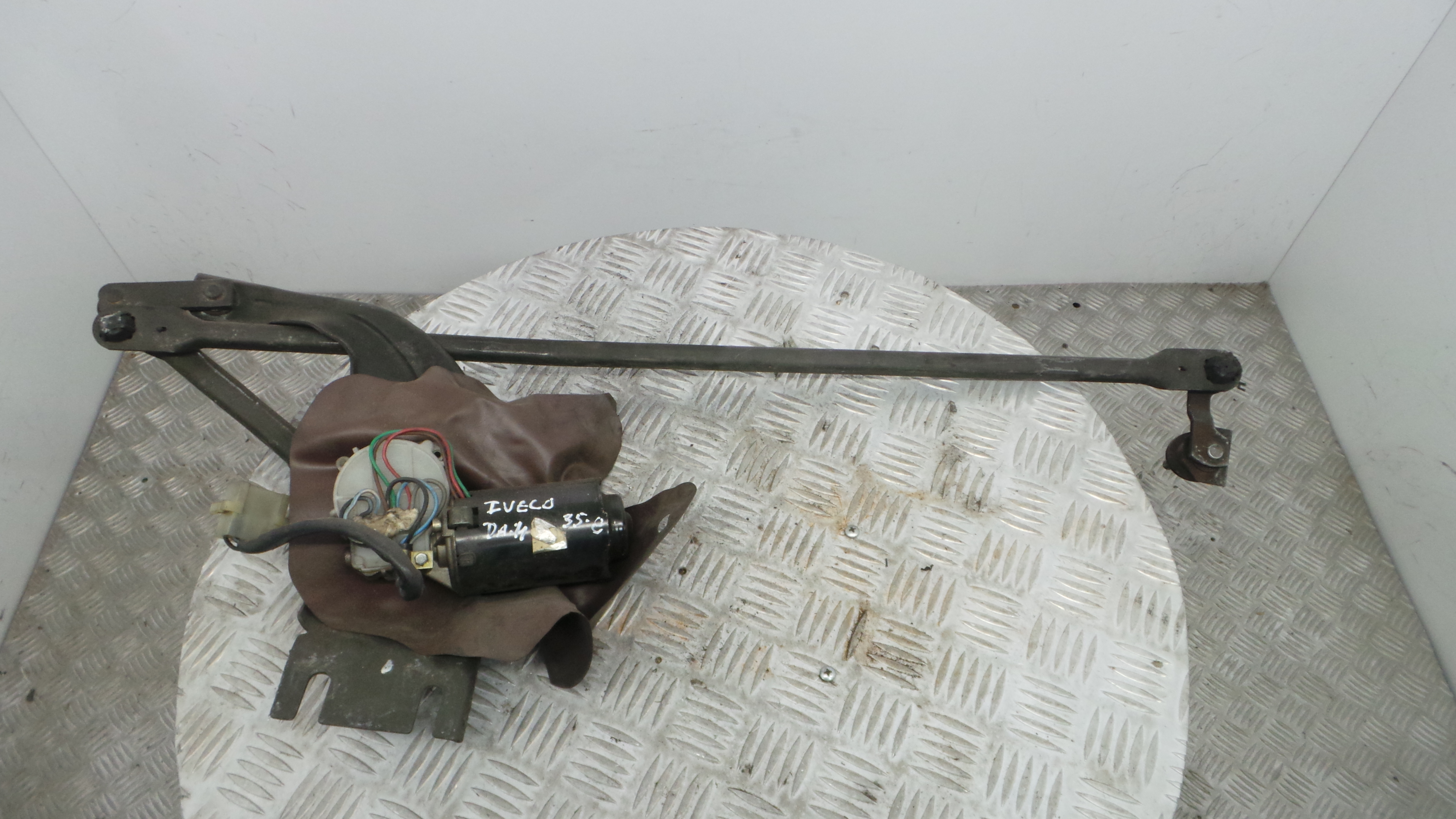 Motor Limpa Vidros Frente   - IVECO DAILY I Caixa-33254144