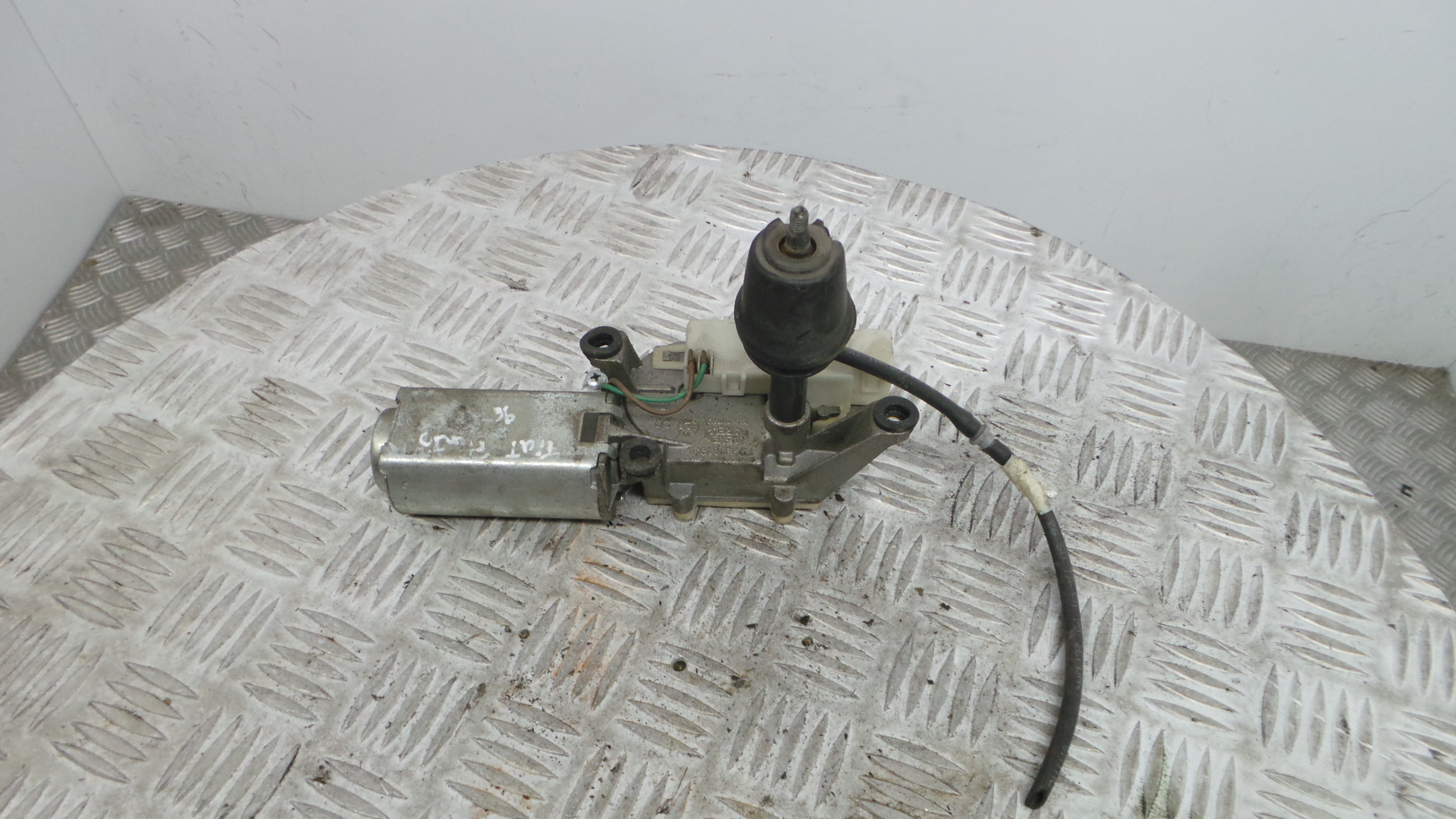 Motor Limpa Vidros Trás 79300183 - FIAT PUNTO (176_)-33254165