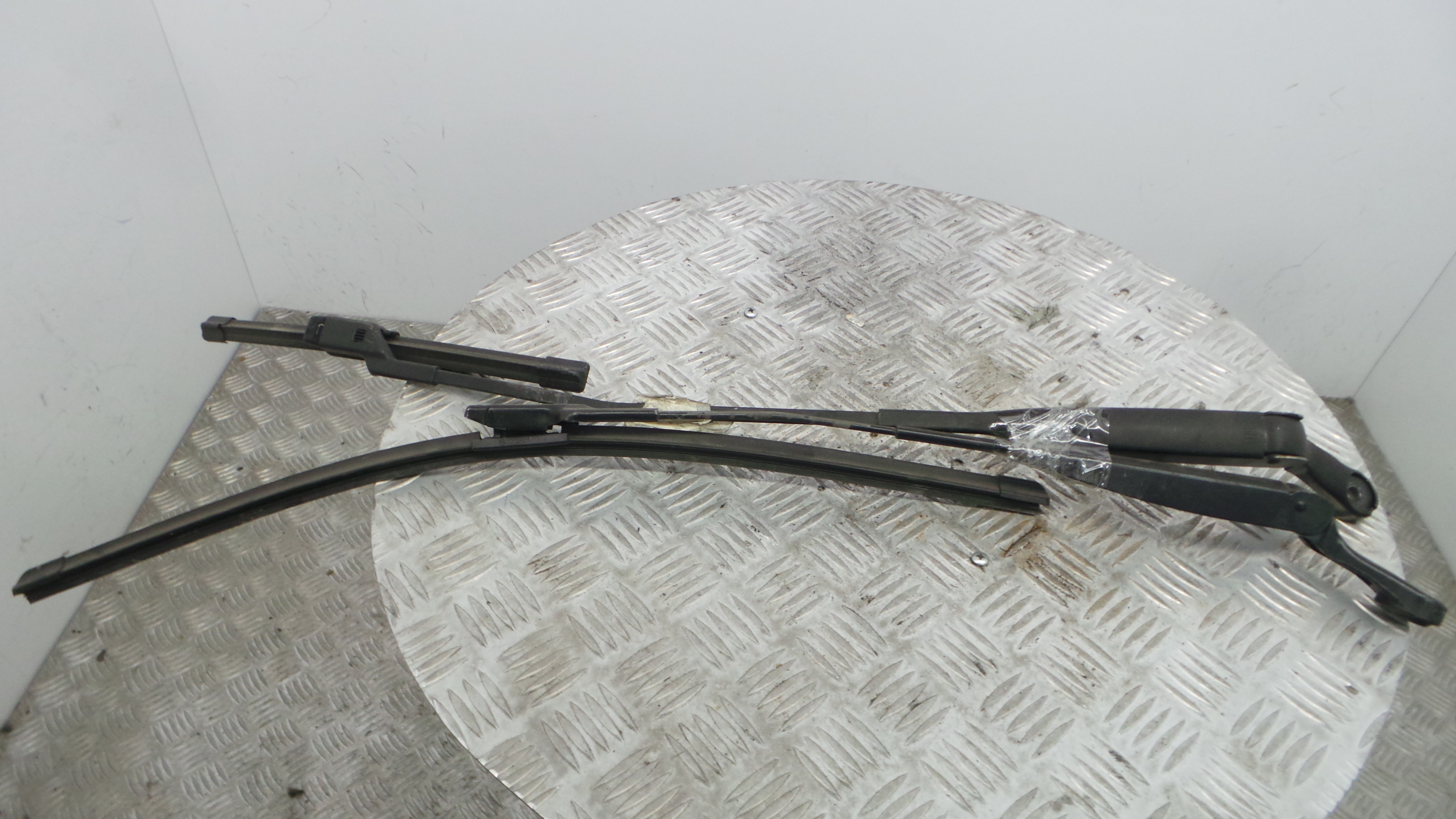 Braço Do Limpa-vidros 735453762 - FIAT 500 (312_)-33254209 Braço Do Limpa-vidros 735453762 - FIAT 500 (312_)-33254209