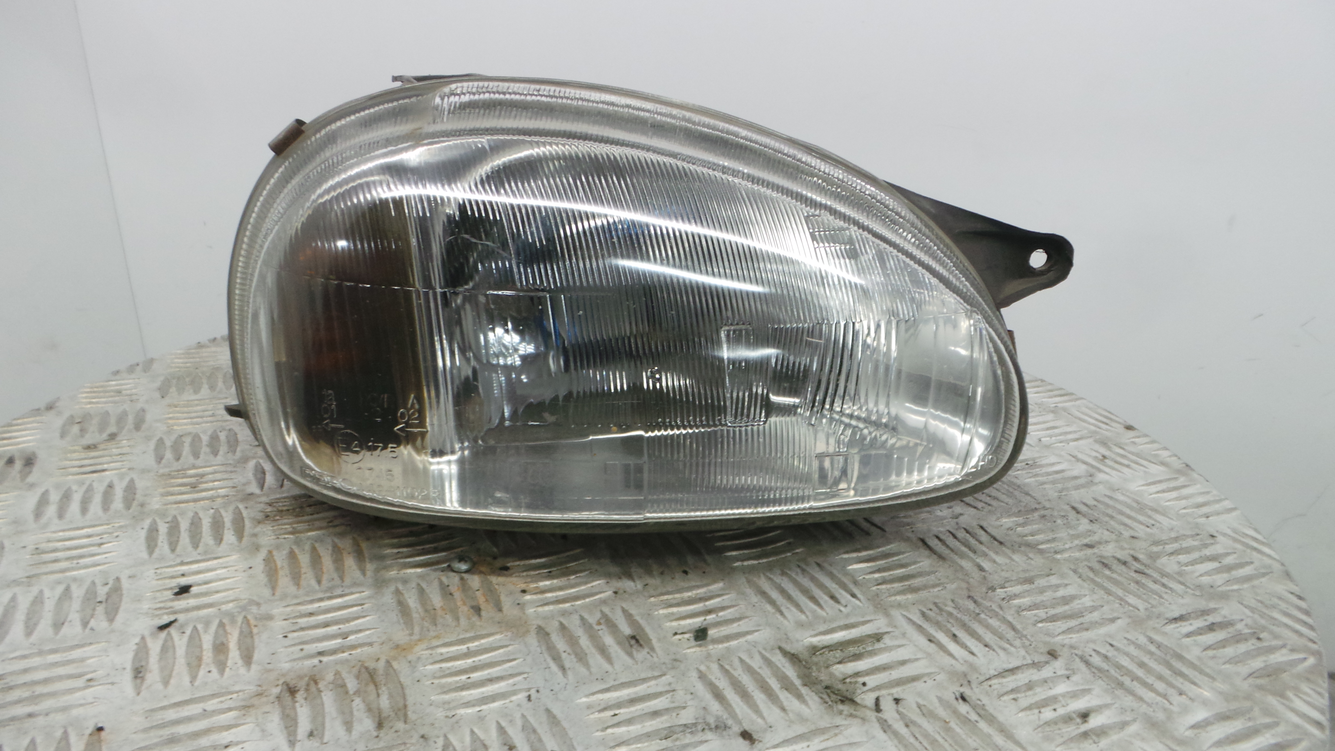 Ótica Dto 442-1102R - OPEL CORSA B (S93)-33378399