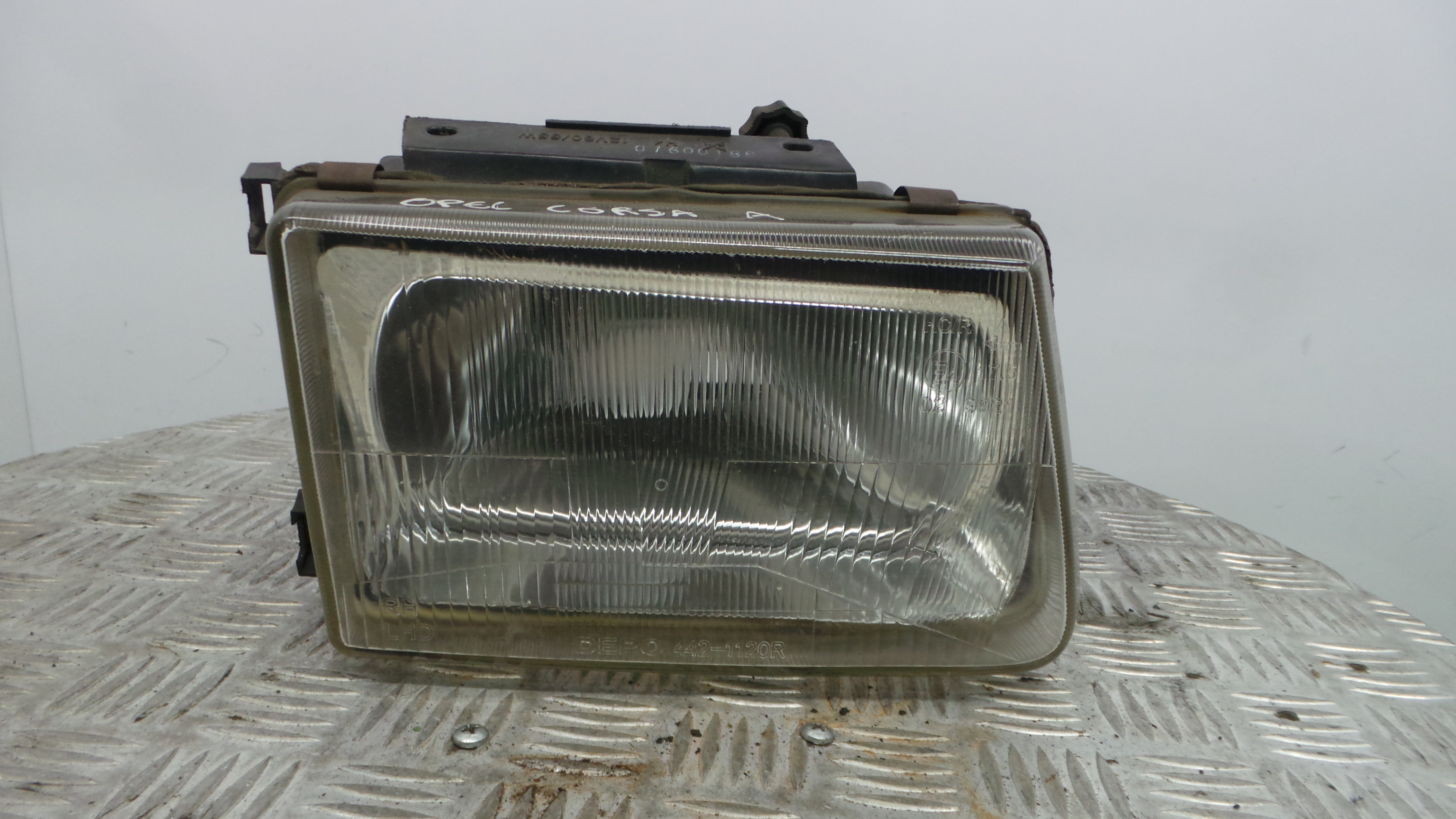 Ótica Dto 442-1120R - OPEL CORSA A Hatchback (S83)-33378402