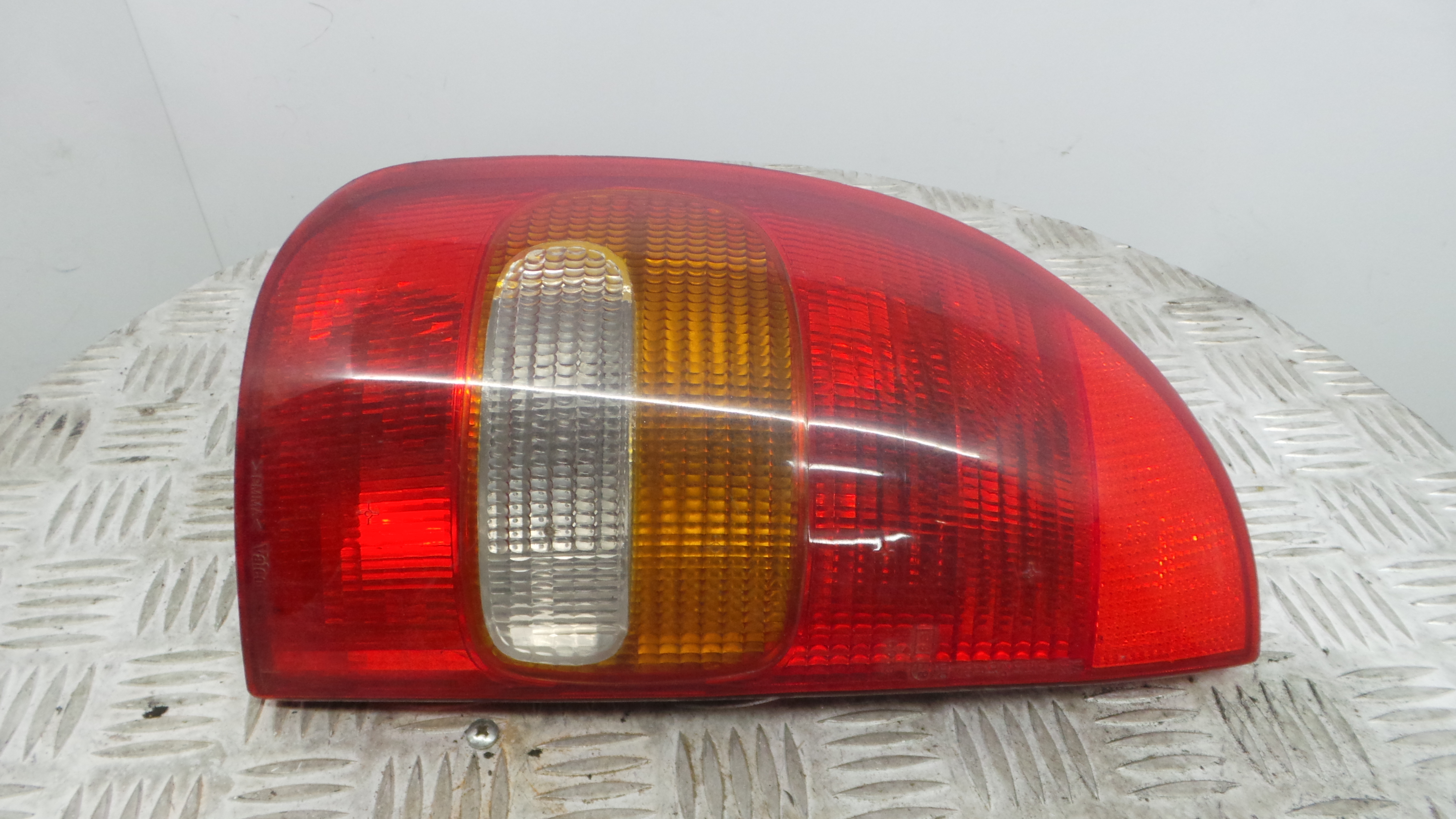 Farolim Stop Esq 90444809 - OPEL CORSA B (S93)-33405450 Farolim Stop Esq 90444809 - OPEL CORSA B (S93)-33405450