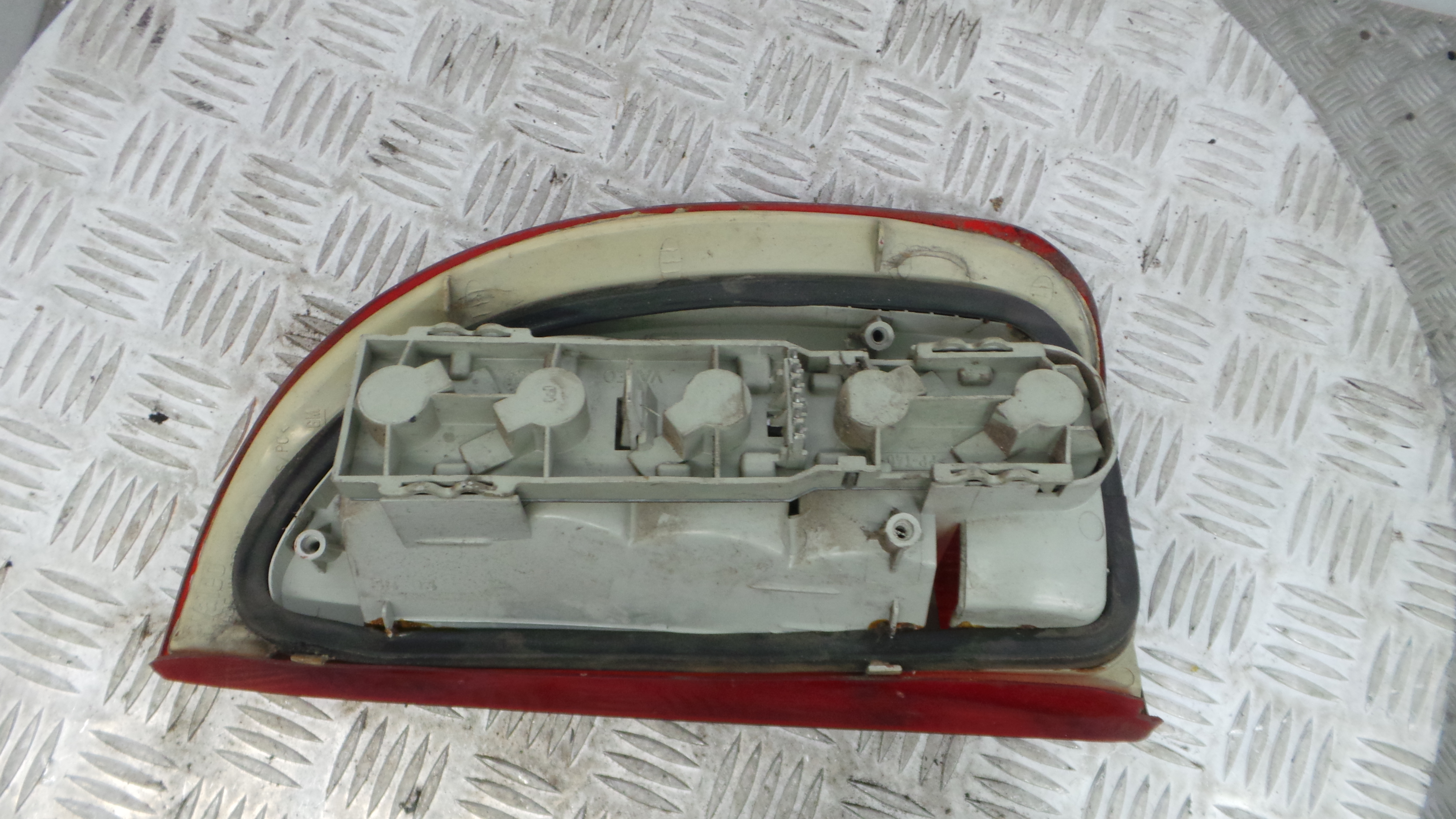 Farolim Stop Esq 90444809 - OPEL CORSA B (S93)-33405457