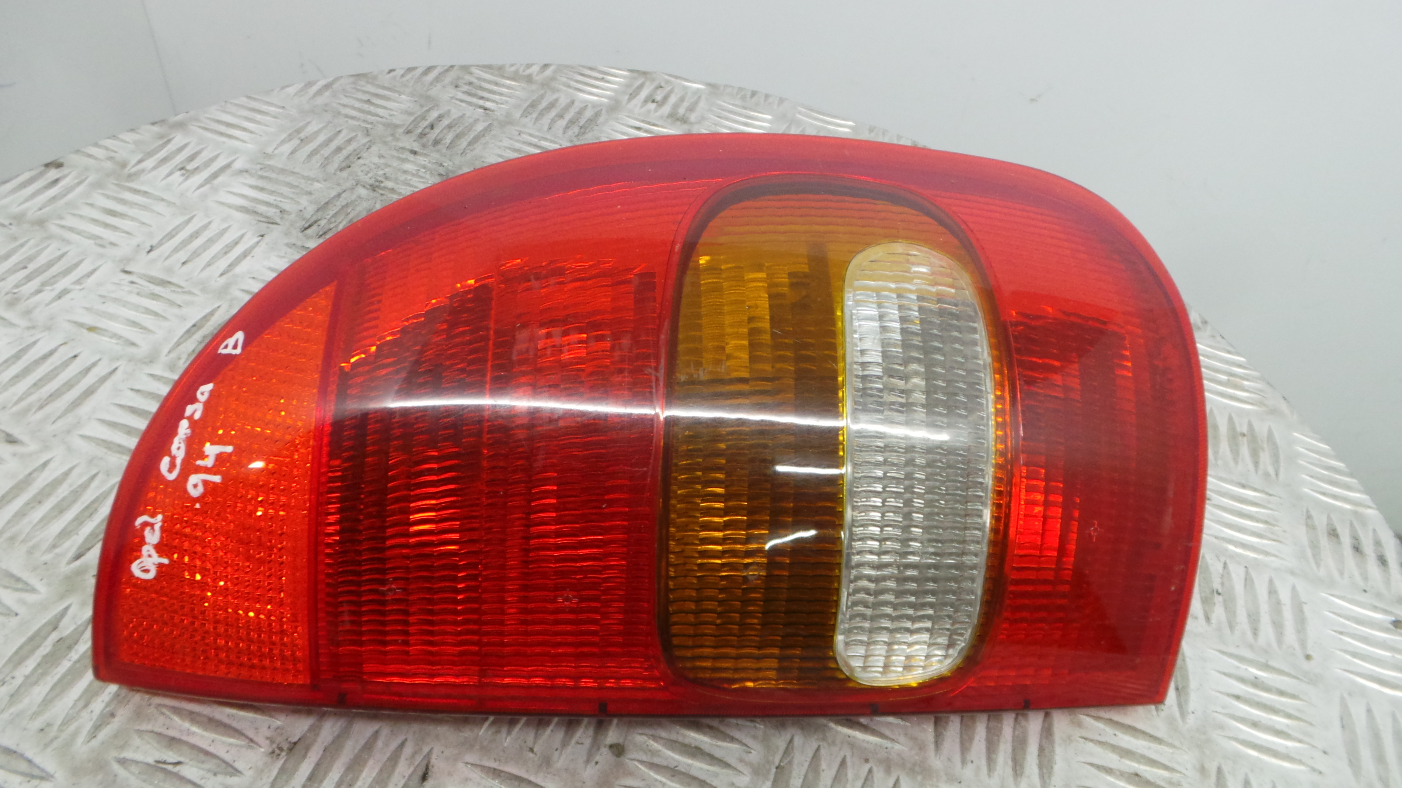 Farolim Stop Dto 11-A377B - OPEL CORSA B (S93)-33405464 Farolim Stop Dto 11-A377B - OPEL CORSA B (S93)-33405464