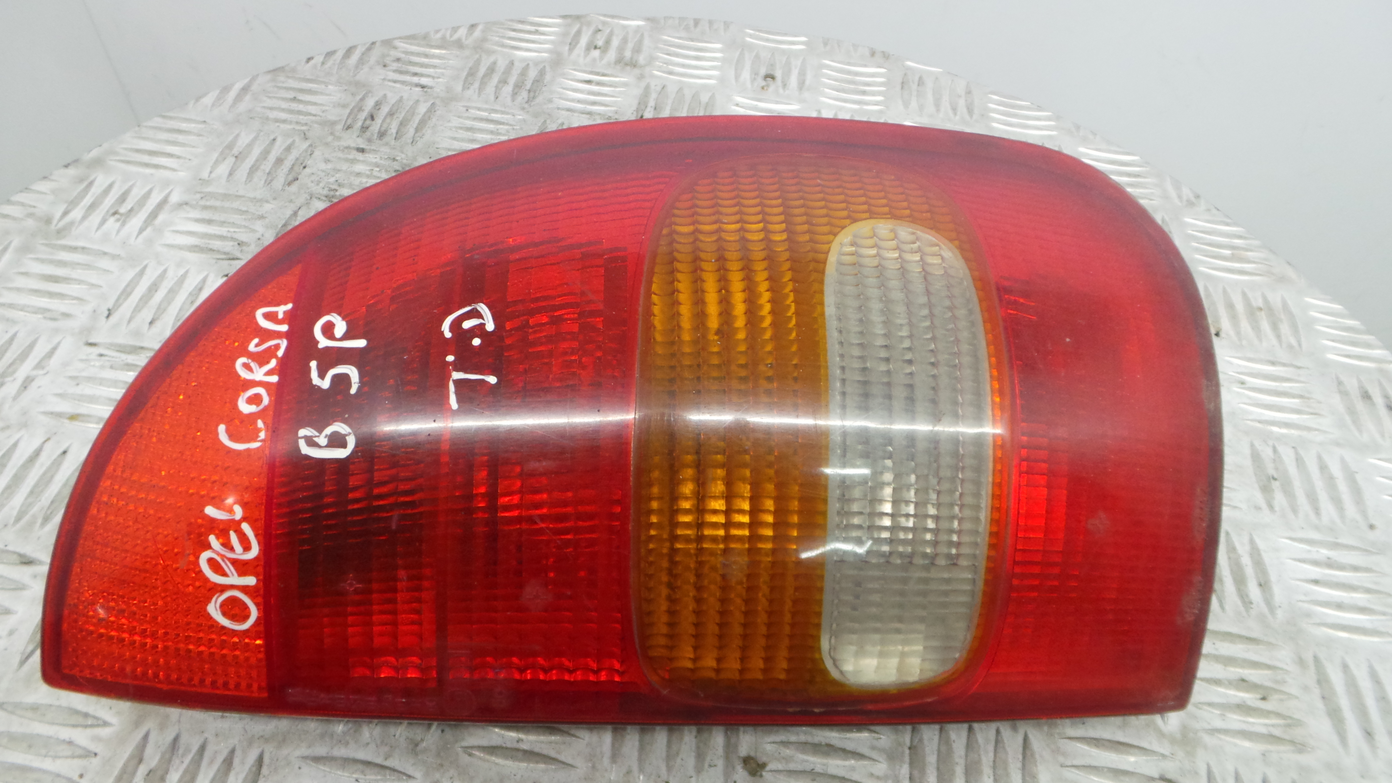 Farolim Stop Dto 90444810 - OPEL CORSA B (S93)-33405467 Farolim Stop Dto 90444810 - OPEL CORSA B (S93)-33405467