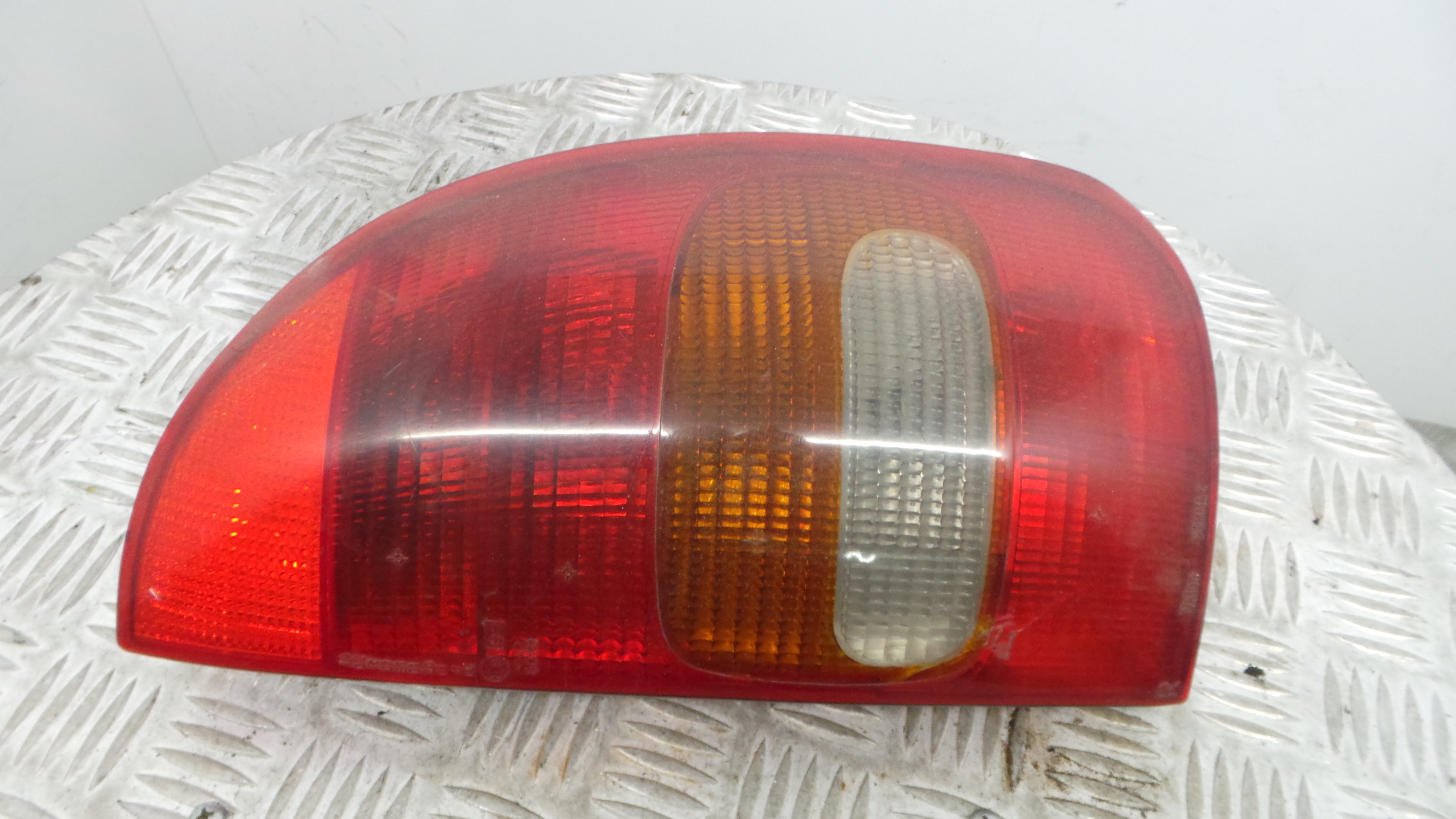 Farolim Stop Dto 90444810 - OPEL CORSA B (S93)-33405476 Farolim Stop Dto 90444810 - OPEL CORSA B (S93)-33405476