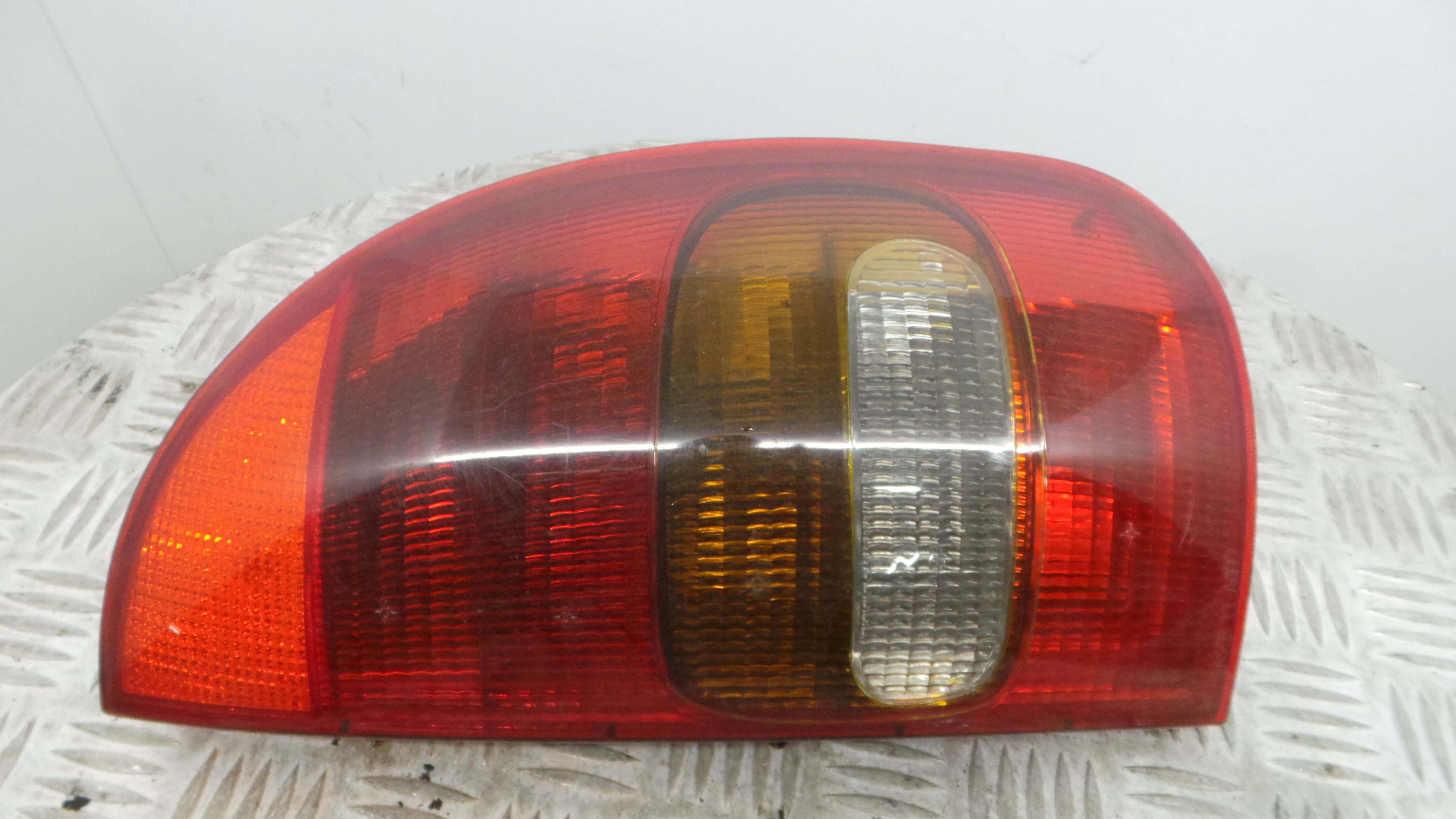 Farolim Stop Dto 11-A377B - OPEL CORSA B (S93)-33405478 Farolim Stop Dto 11-A377B - OPEL CORSA B (S93)-33405478