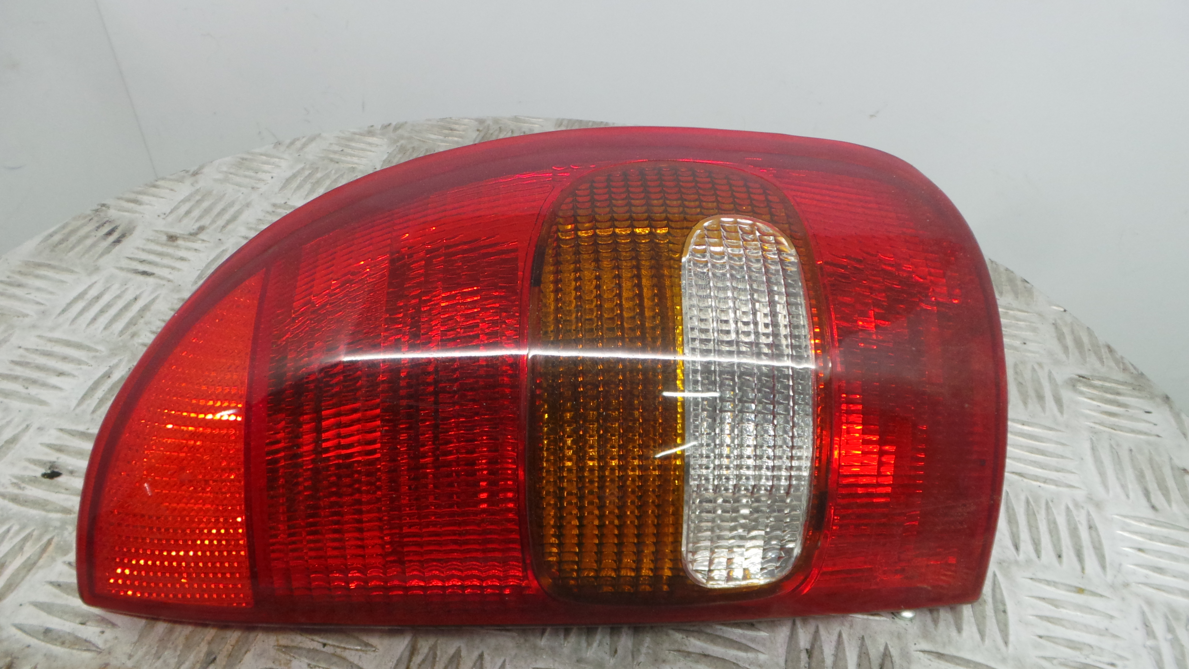 Farolim Stop Dto 01-442-1906R - OPEL CORSA B (S93)-33405481 Farolim Stop Dto 01-442-1906R - OPEL CORSA B (S93)-33405481