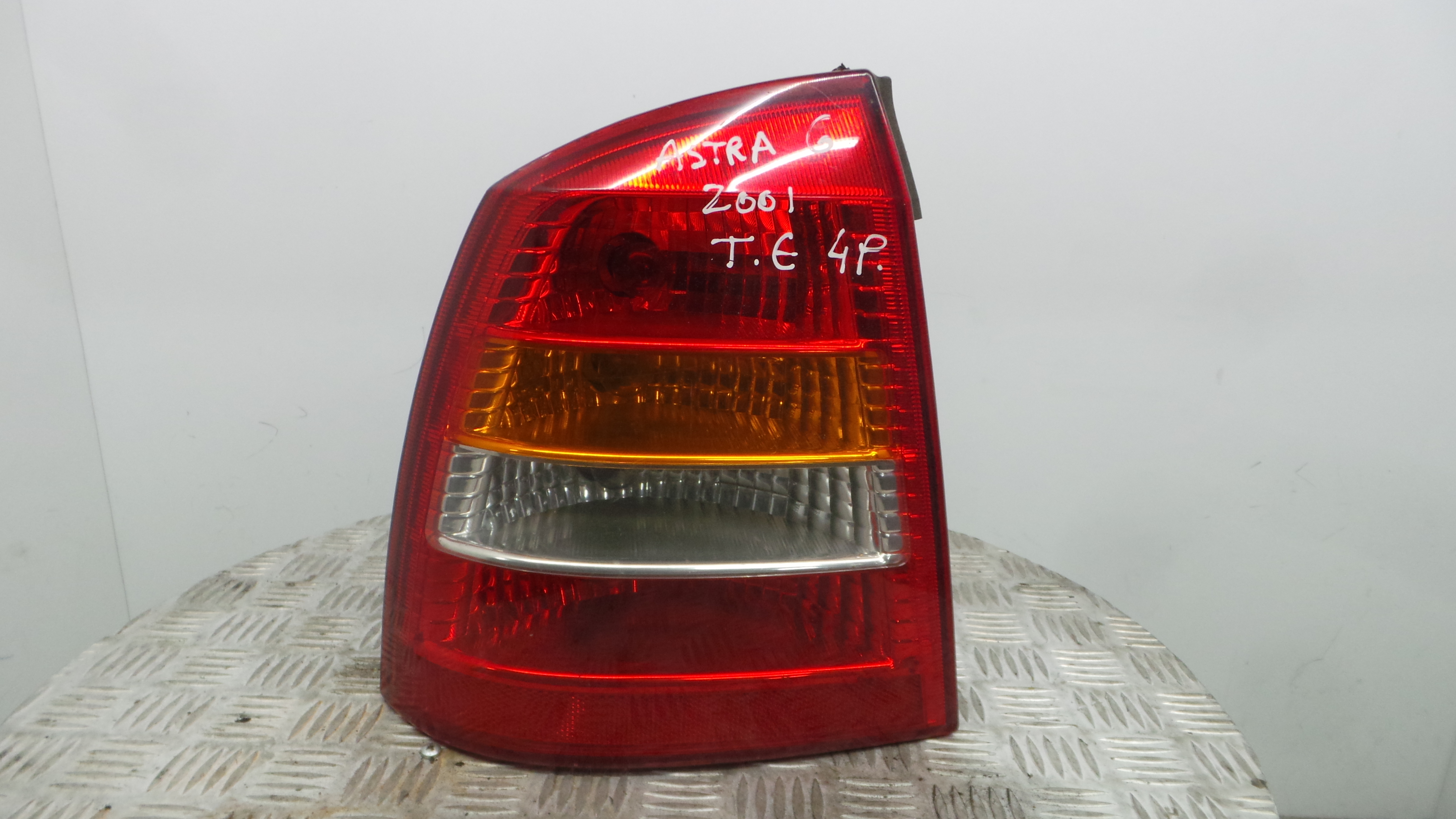 Farolim Stop Esq 9117439 - OPEL ASTRA G Hatchback (T98)-33405502 Farolim Stop Esq 9117439 - OPEL ASTRA G Hatchback (T98)-33405502