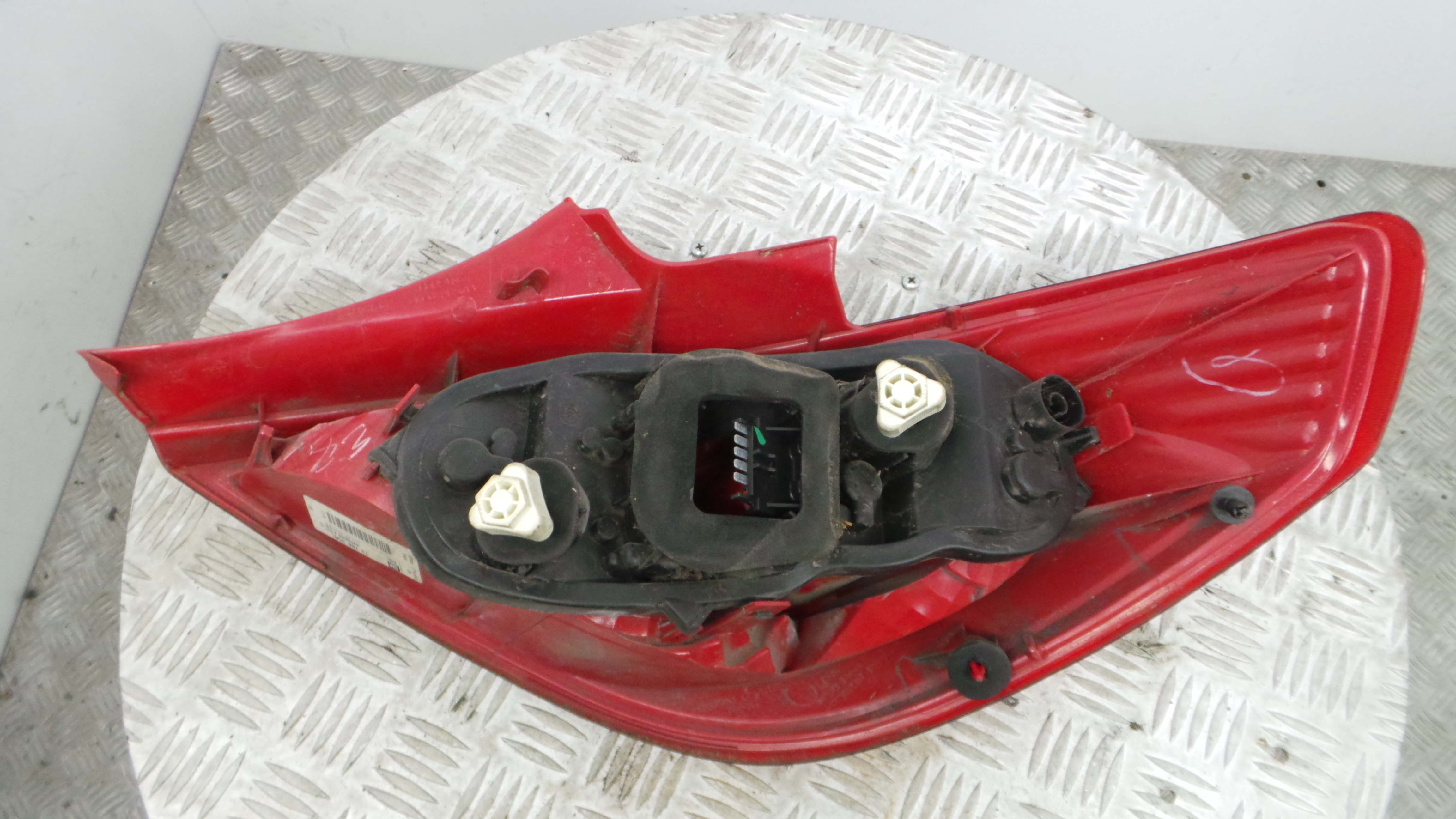 Farolim Stop Esq 13186350 - OPEL CORSA D (S07)-33405519