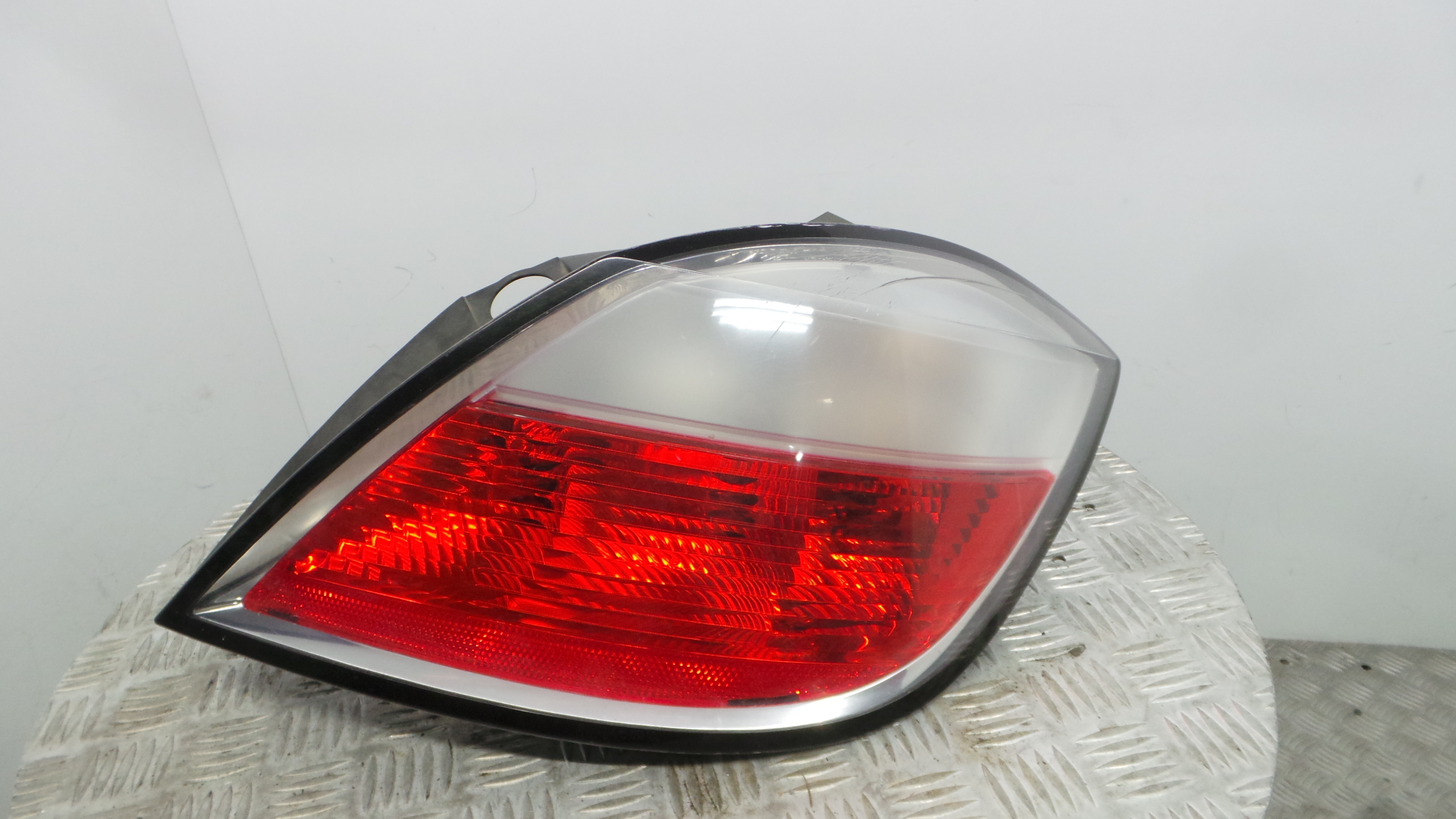 Farolim Stop Dto 24-451-837 - OPEL ASTRA H (A04)-33405564 Farolim Stop Dto 24-451-837 - OPEL ASTRA H (A04)-33405564