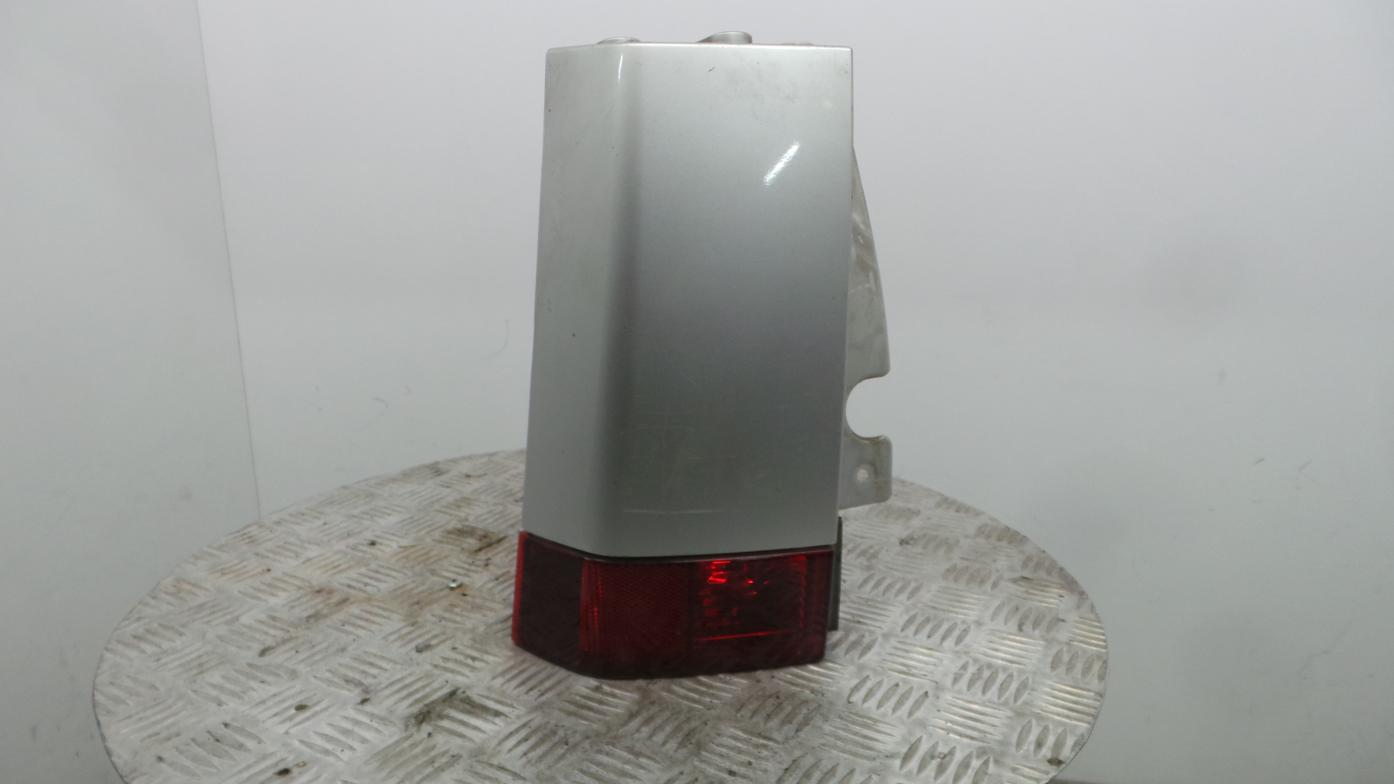 Farolim Nevoeiro Tras Esq  13196005 - OPEL MERIVA A Veículo multiuso (X03)-33405678