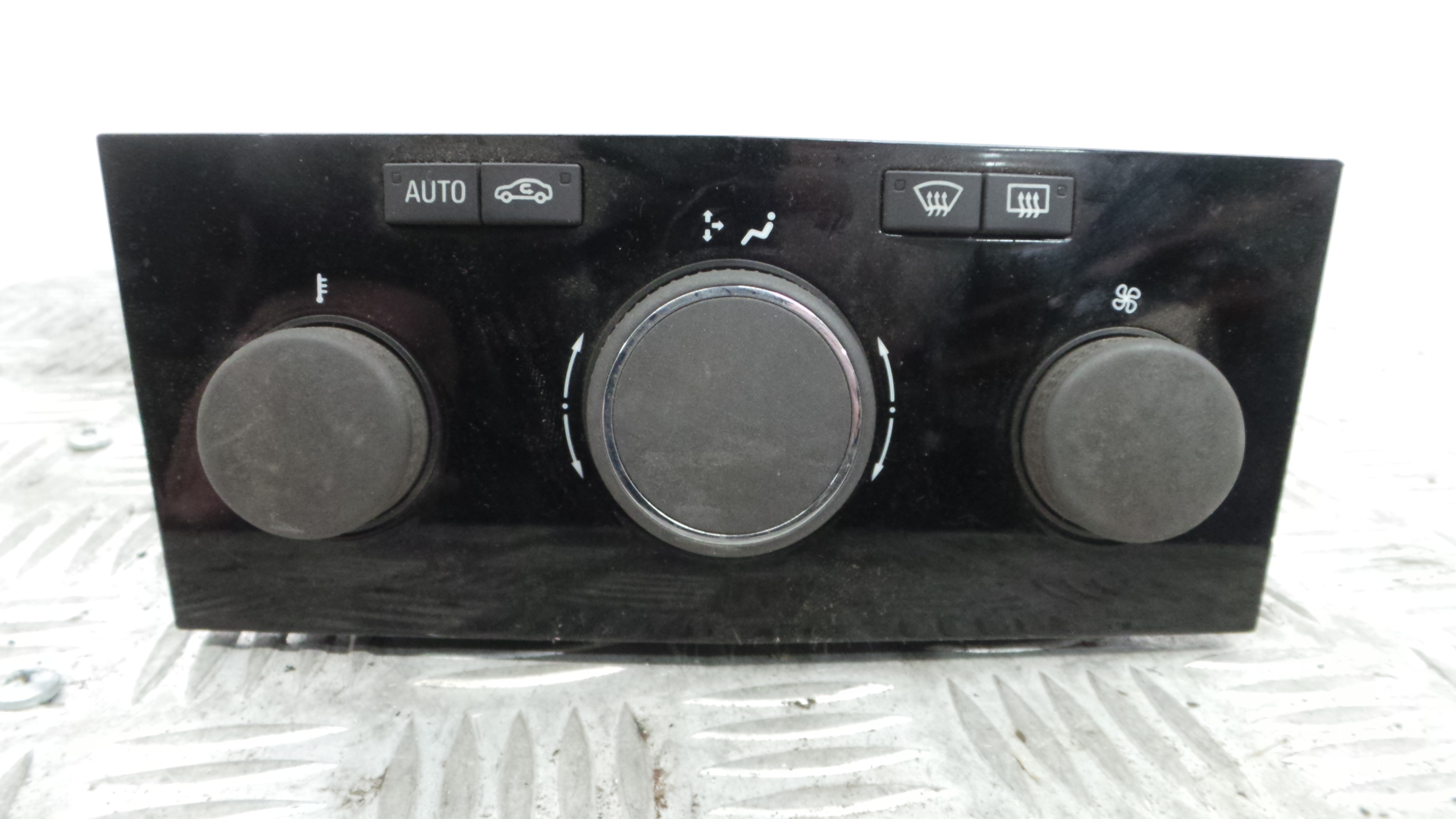 Comando da Sofagem / Climatronic 13250615 - OPEL ASTRA H (A04)-33405802