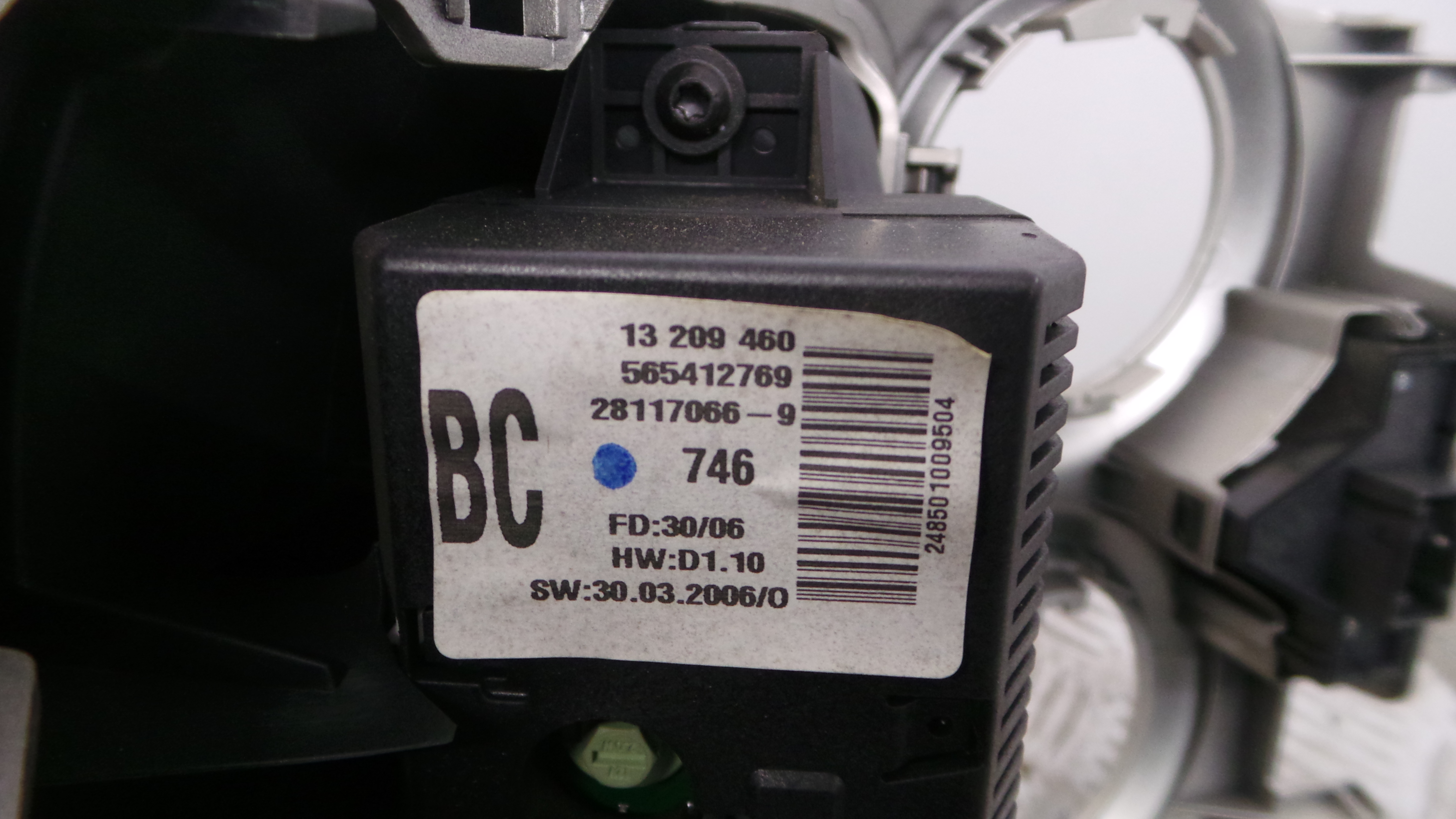 Display do Ar Condicionado / Rádio / GPS / DVD 13209460 - OPEL CORSA D (S07)-33405872