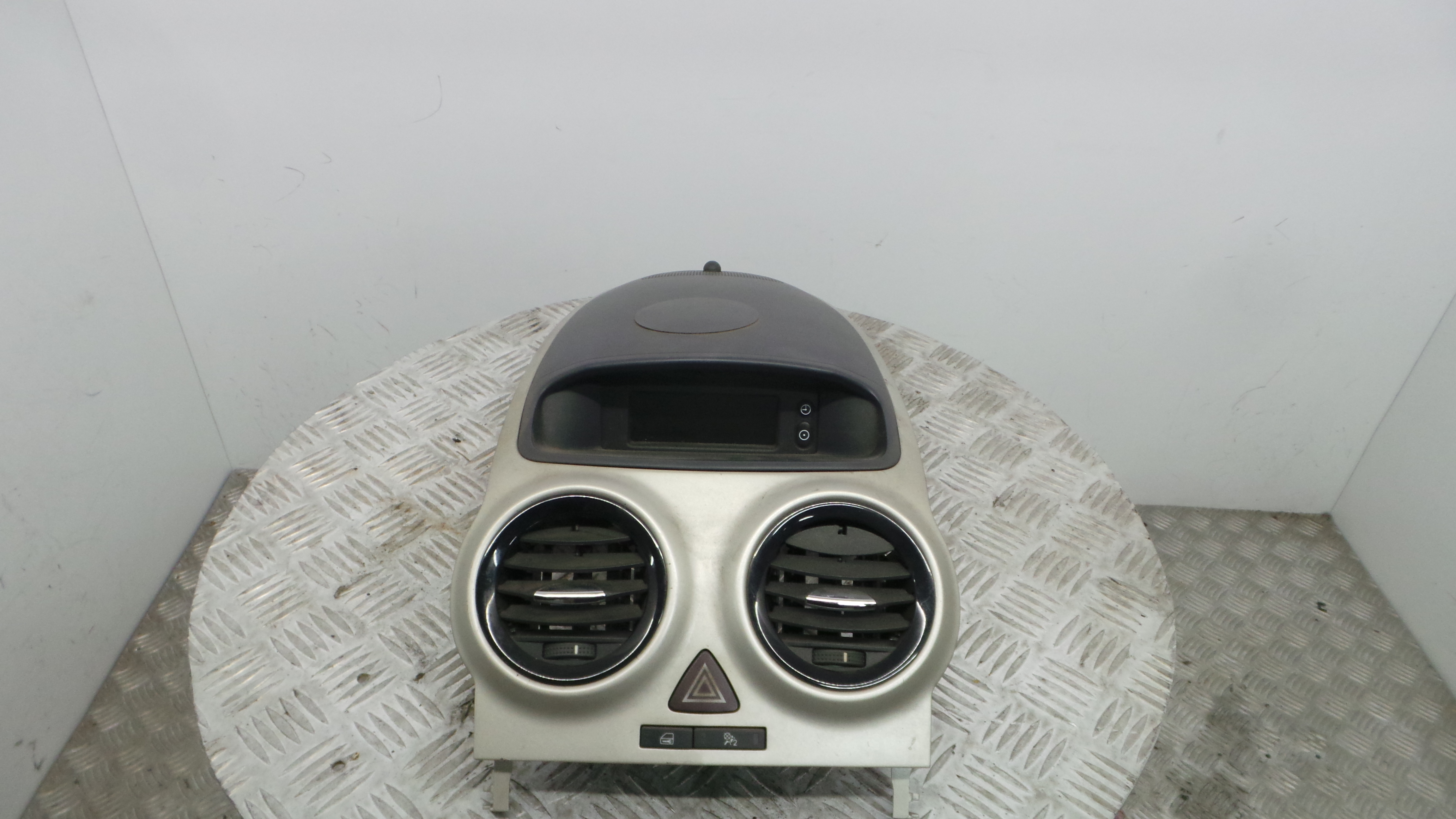 Display do Ar Condicionado / Rádio / GPS / DVD 13255824 - OPEL CORSA D (S07)-33405875 Display do Ar Condicionado / Rádio / GPS / DVD 13255824 - OPEL CORSA D (S07)-33405875