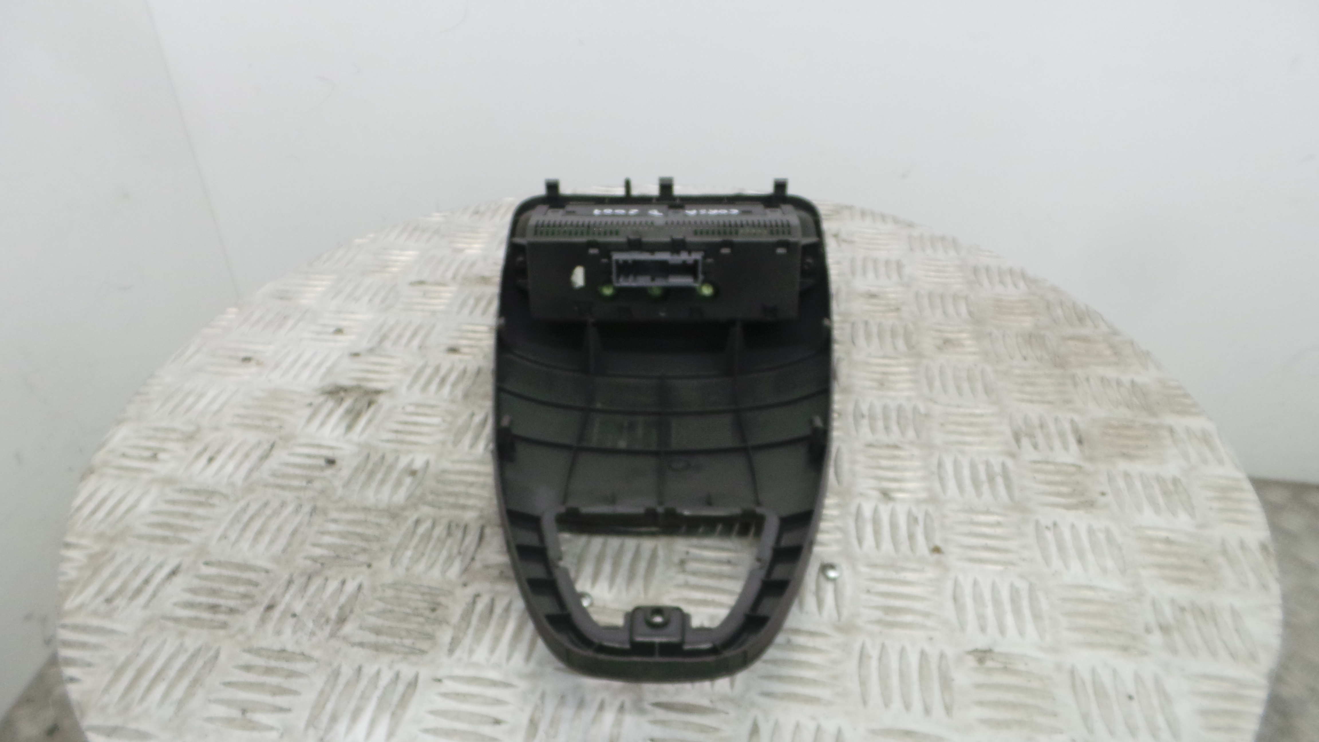 Display do Ar Condicionado / Rádio / GPS / DVD 13205164 - OPEL CORSA D (S07)-33405895