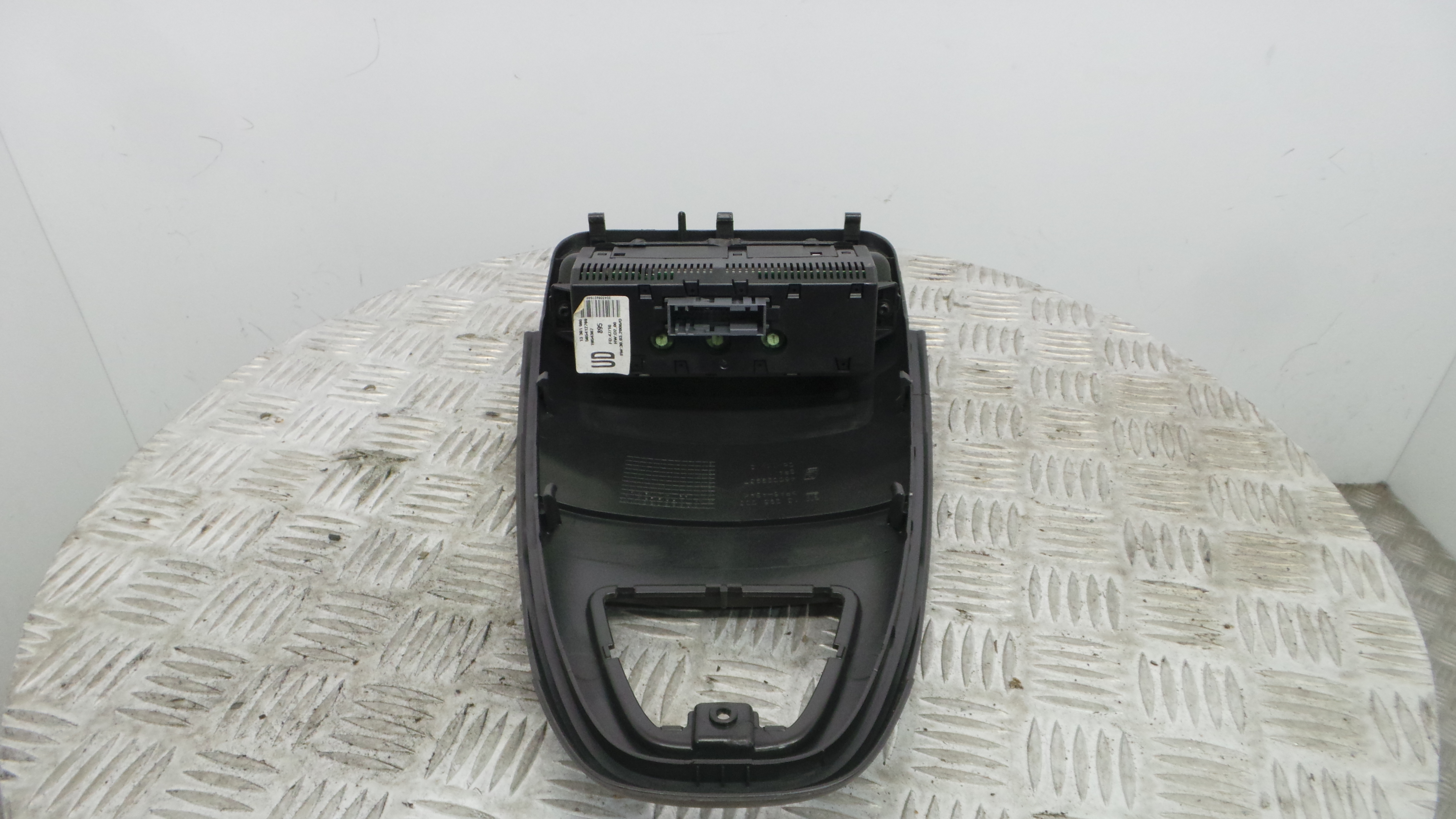 Display do Ar Condicionado / Rádio / GPS / DVD 13301080 - OPEL CORSA D (S07)-33405898