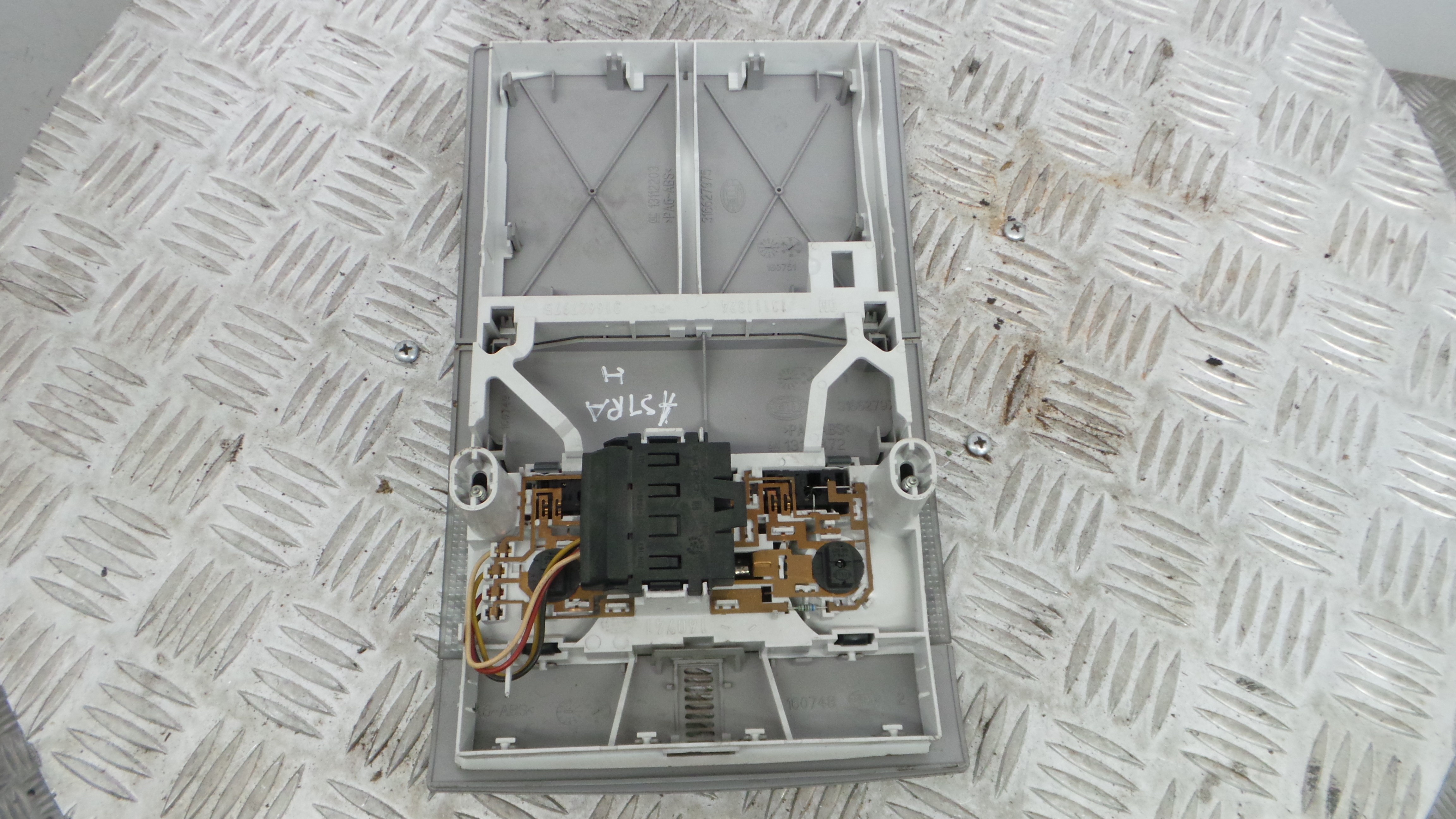 Plafonier Teto 13111824 - OPEL ASTRA H (A04)-33406215