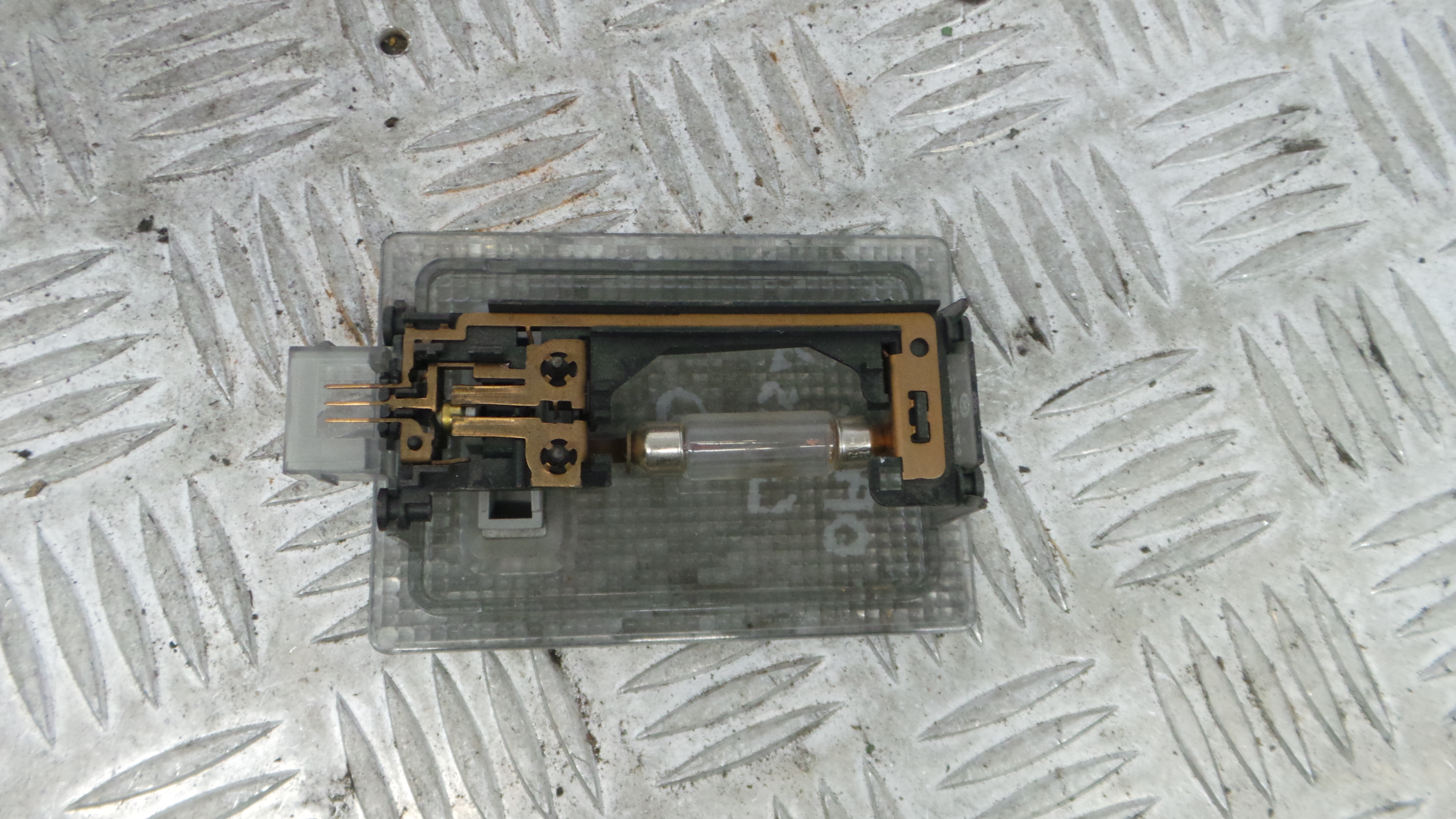 Plafonier Teto 13126729 - OPEL CORSA D (S07)-33406237