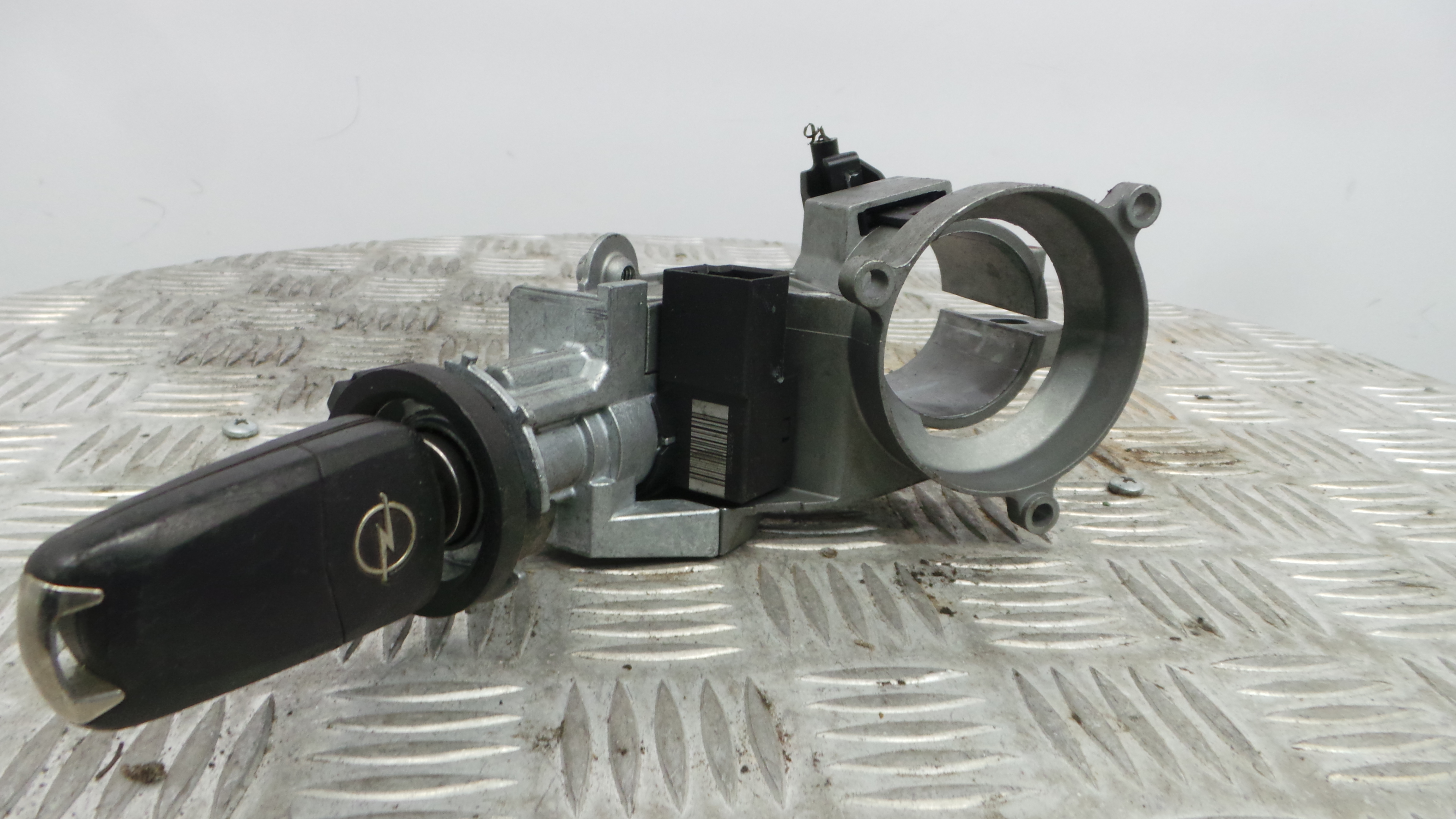 Canhão de ignição 93181729 - OPEL CORSA D (S07)-33406435 Canhão de ignição 93181729 - OPEL CORSA D (S07)-33406435