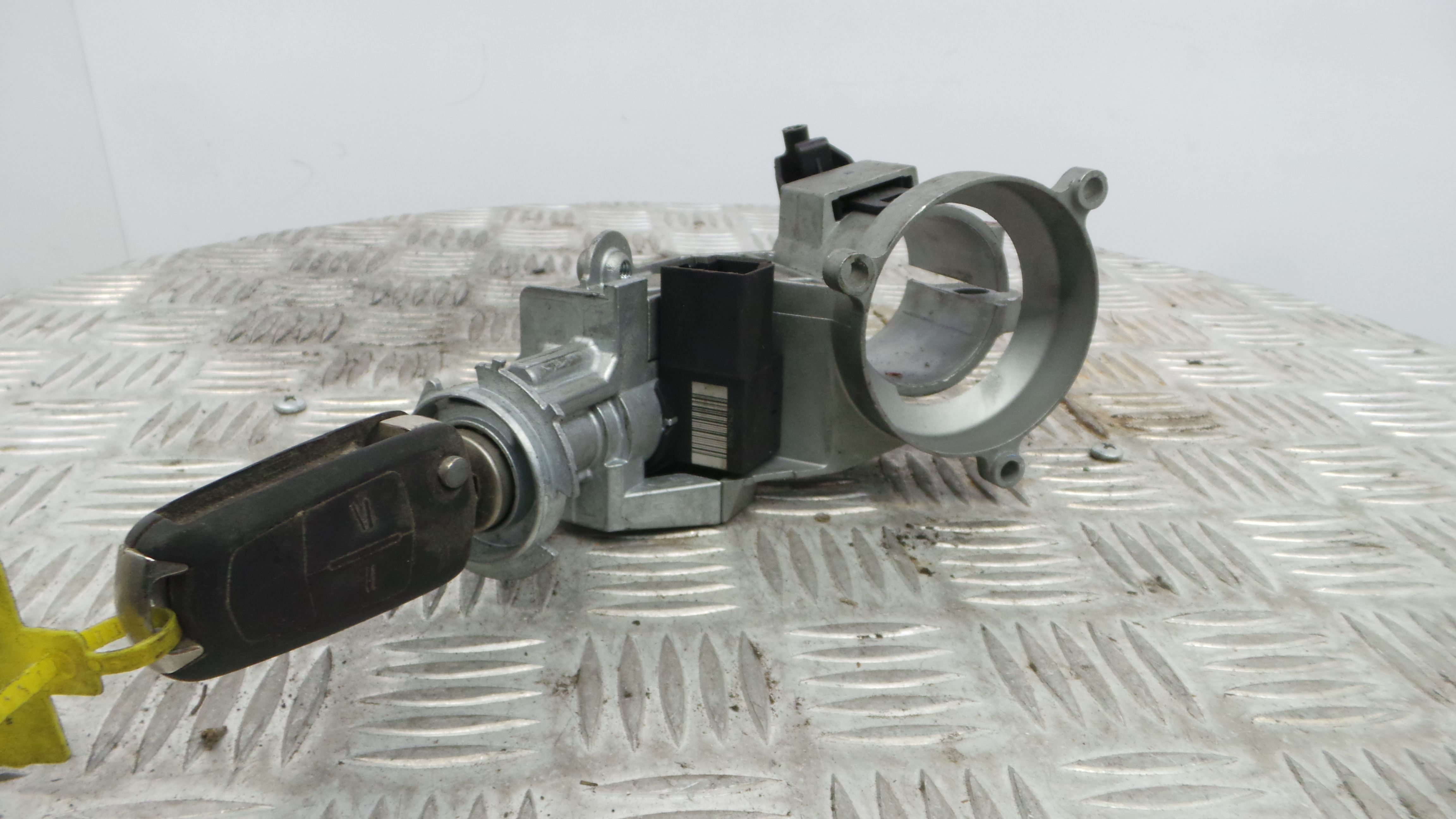 Canhão de ignição 93181729 - OPEL CORSA D (S07)-33406438 Canhão de ignição 93181729 - OPEL CORSA D (S07)-33406438