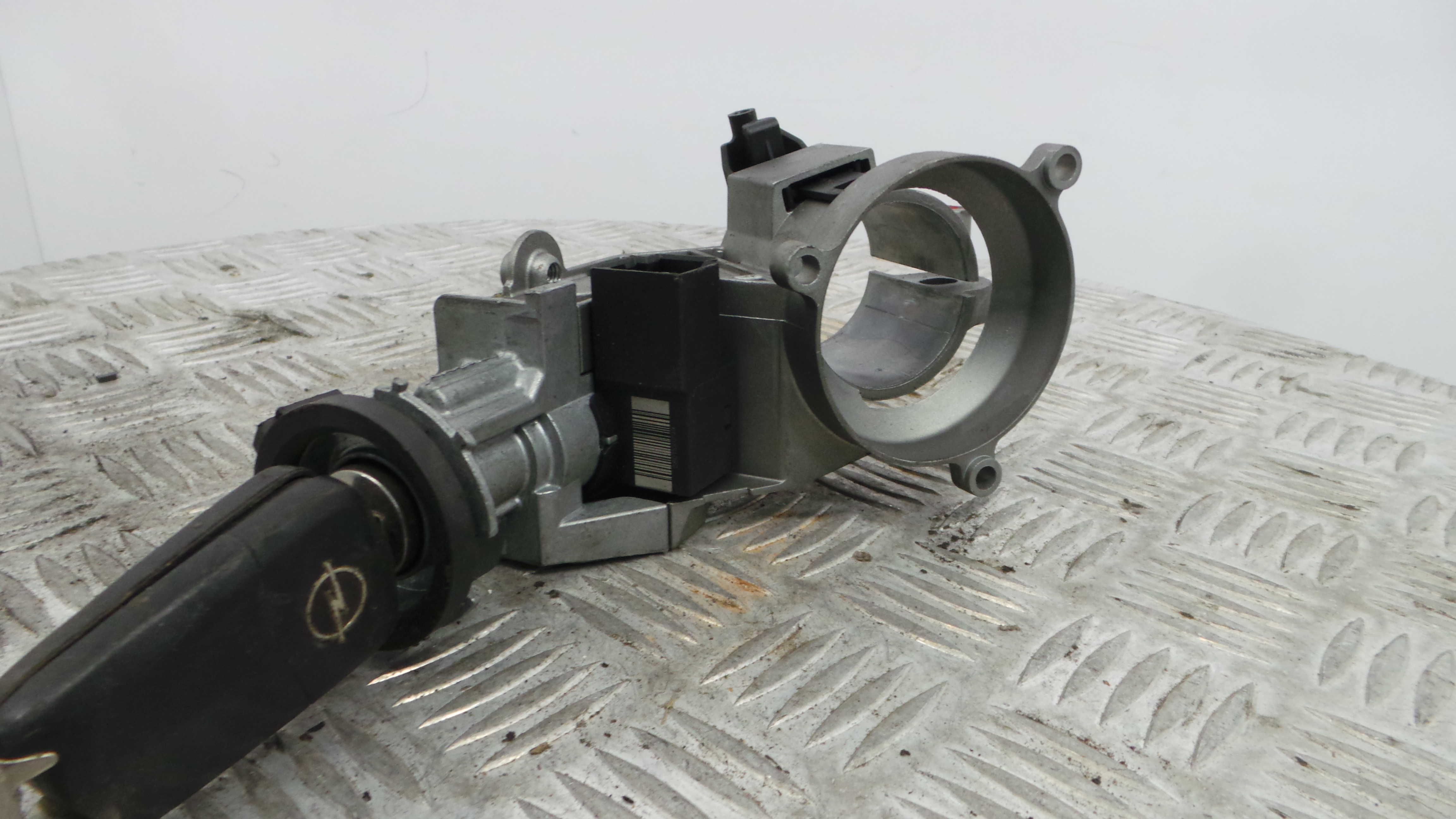 Canhão de ignição 93181729 - OPEL CORSA D (S07)-33406456 Canhão de ignição 93181729 - OPEL CORSA D (S07)-33406456