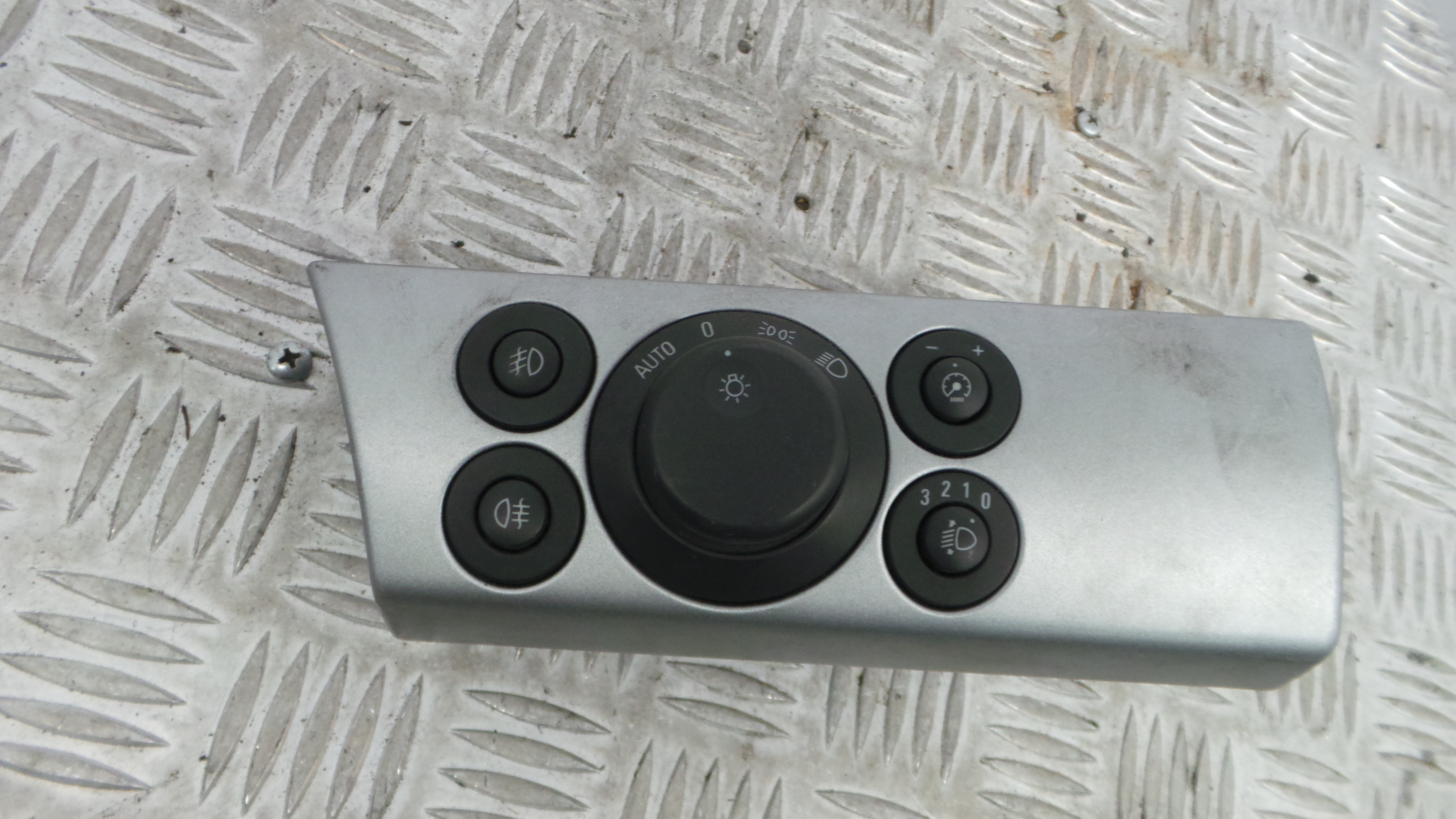 Comando das luzes  13100124 - OPEL ASTRA H (A04)-33406523