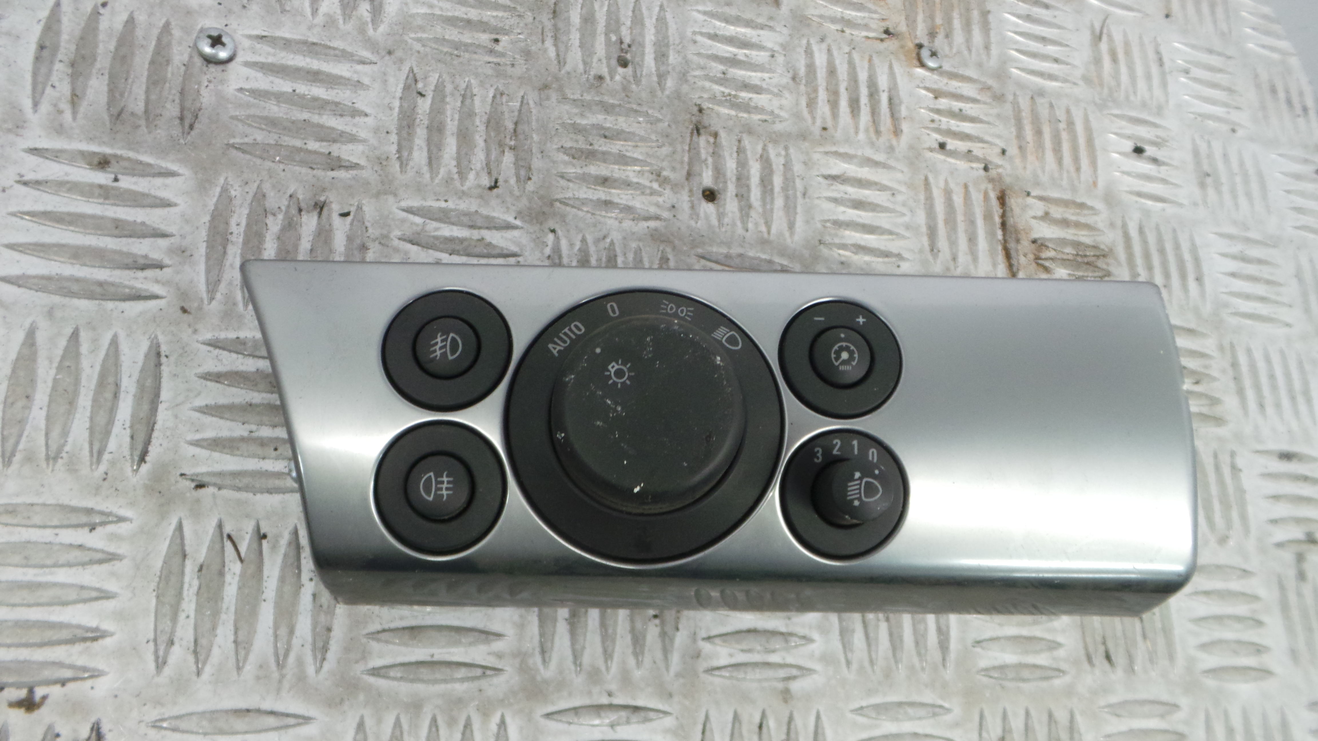 Comando das luzes  13100124 - OPEL ASTRA H (A04)-33406531