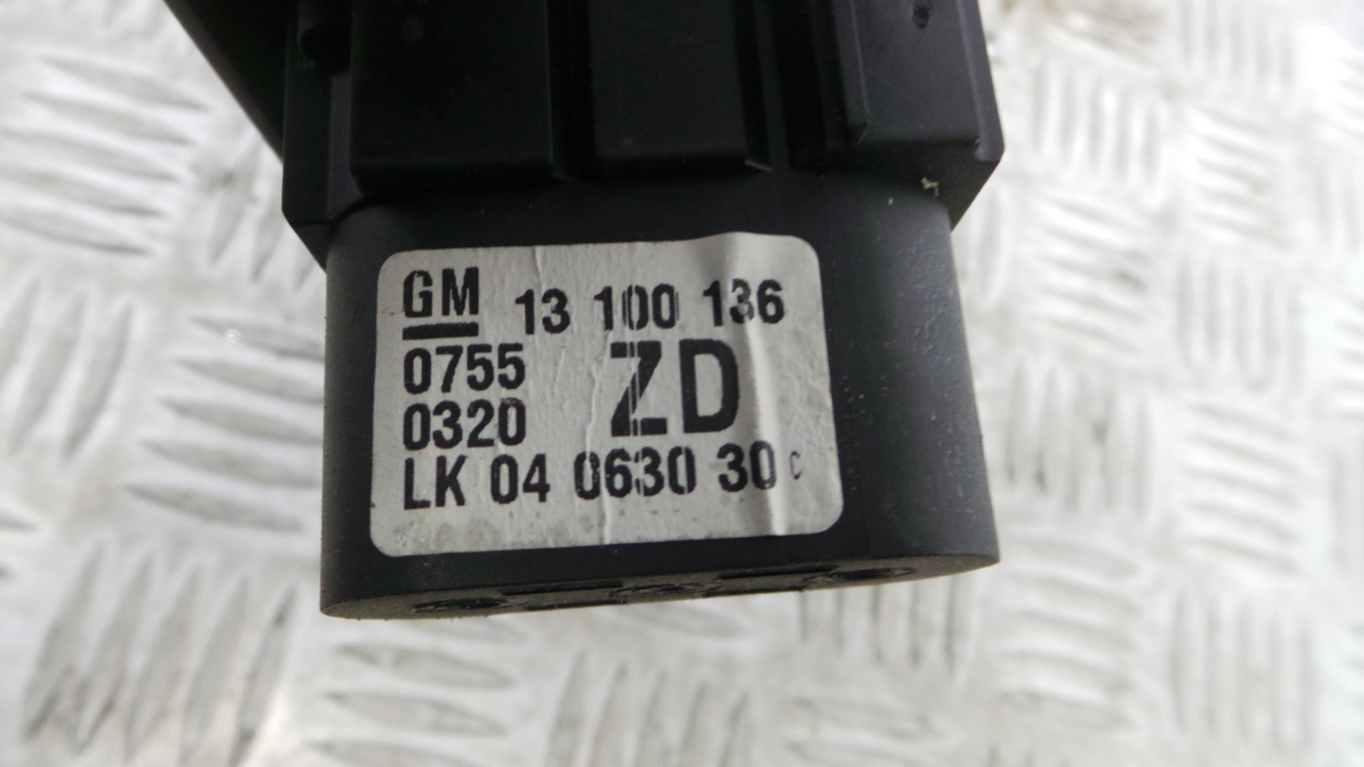 Comando das luzes  13100136 - OPEL ASTRA H (A04)-33406535