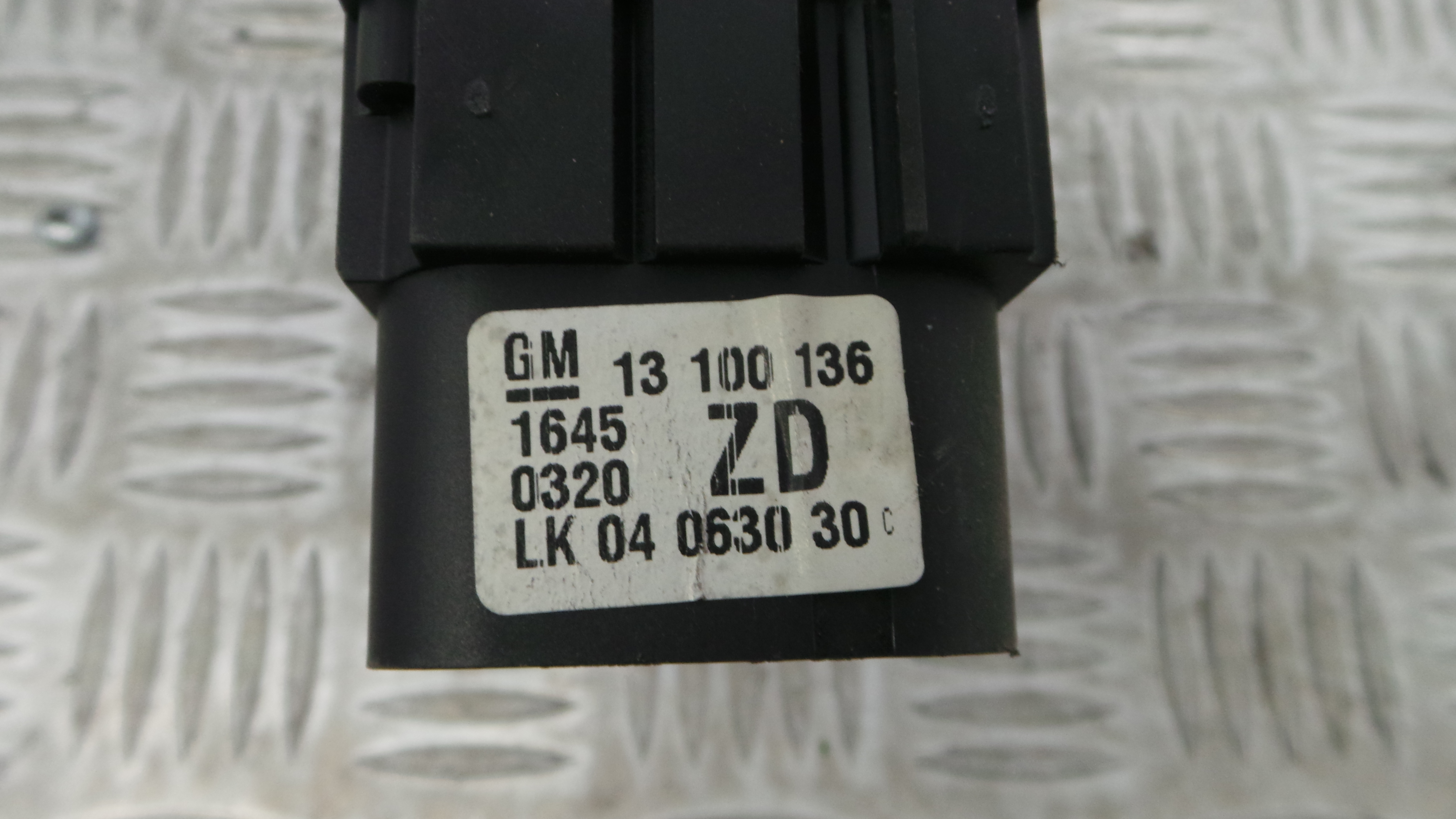 Comando das luzes  13100136 - OPEL ASTRA H (A04)-33406539