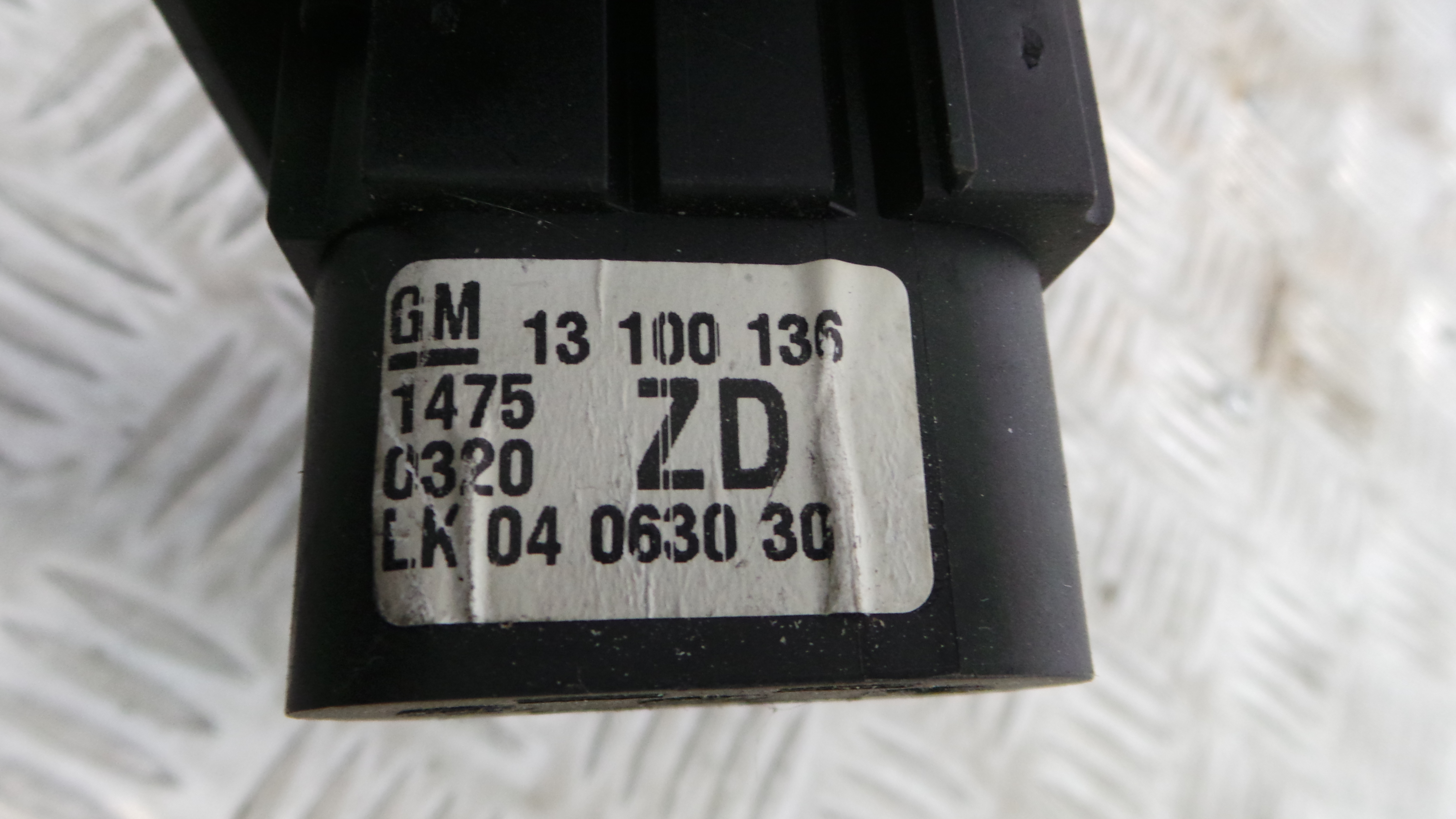 Comando das luzes  13100136 - OPEL ASTRA H (A04)-33406542