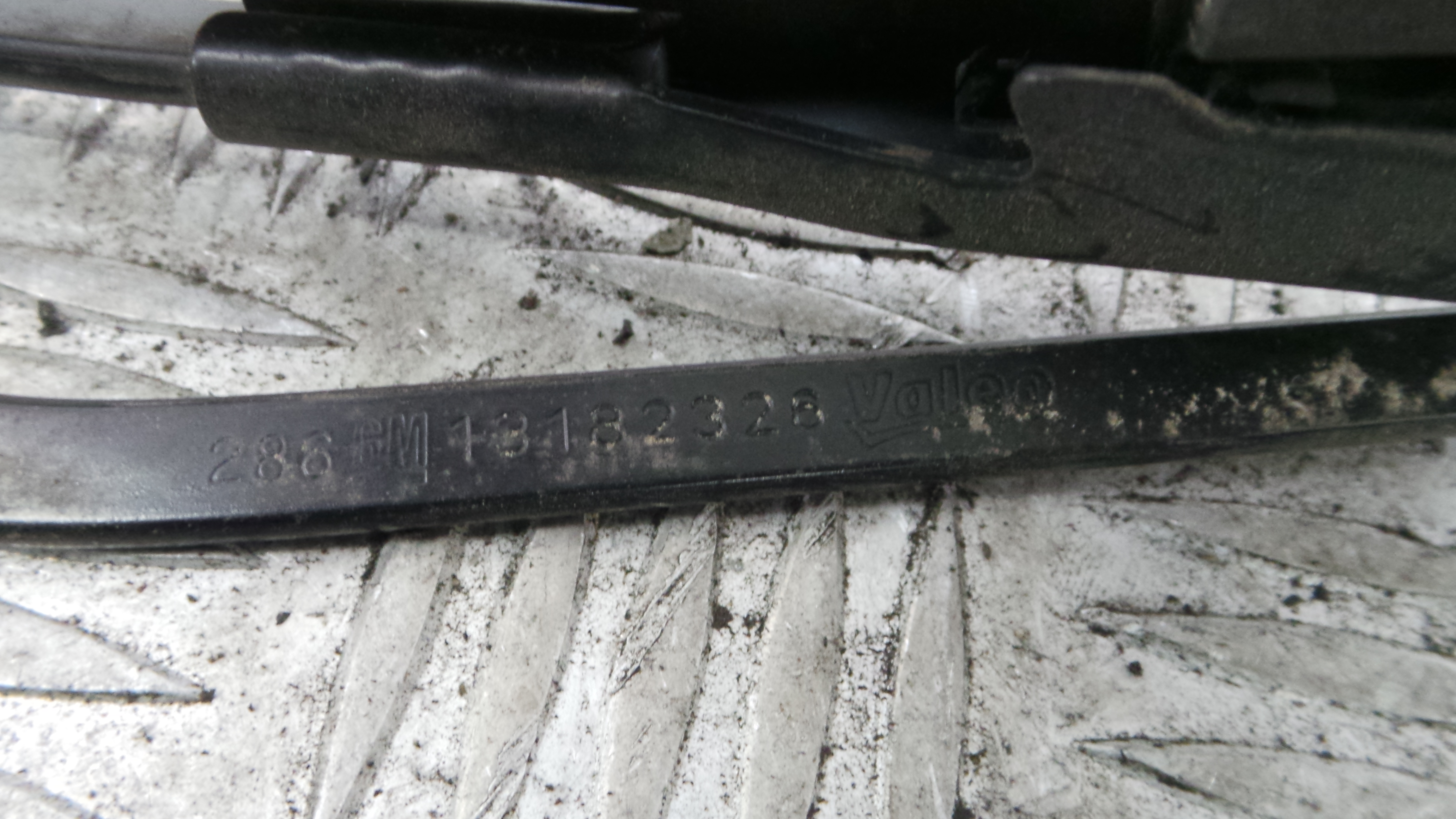 Braço Do Limpa-vidros 13182326 - OPEL CORSA D (S07)-33407275