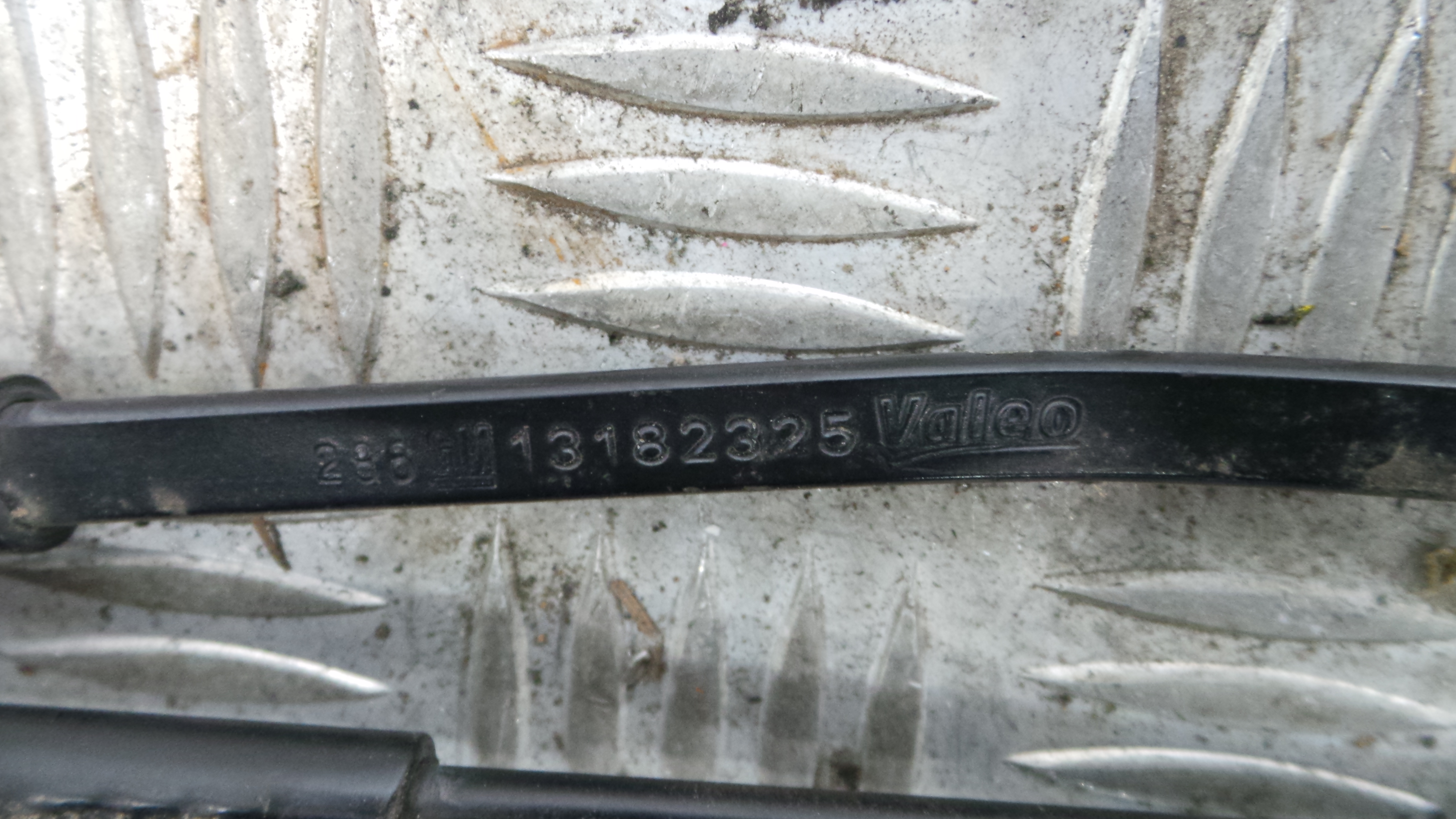 Braço Do Limpa-vidros 13182326 - OPEL CORSA D (S07)-33407275