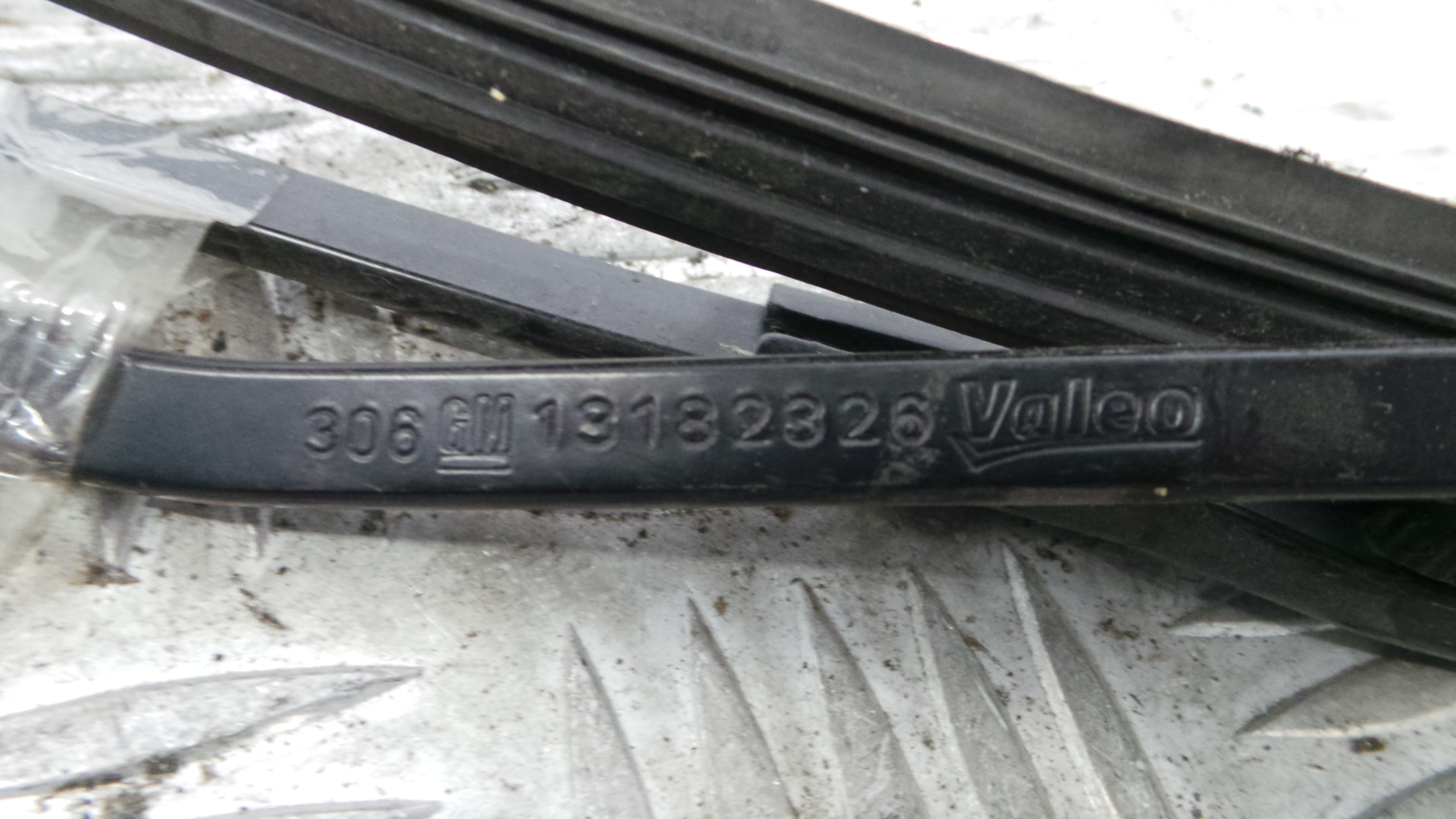 Braço Do Limpa-vidros 13182326 - OPEL CORSA D (S07)-33407279