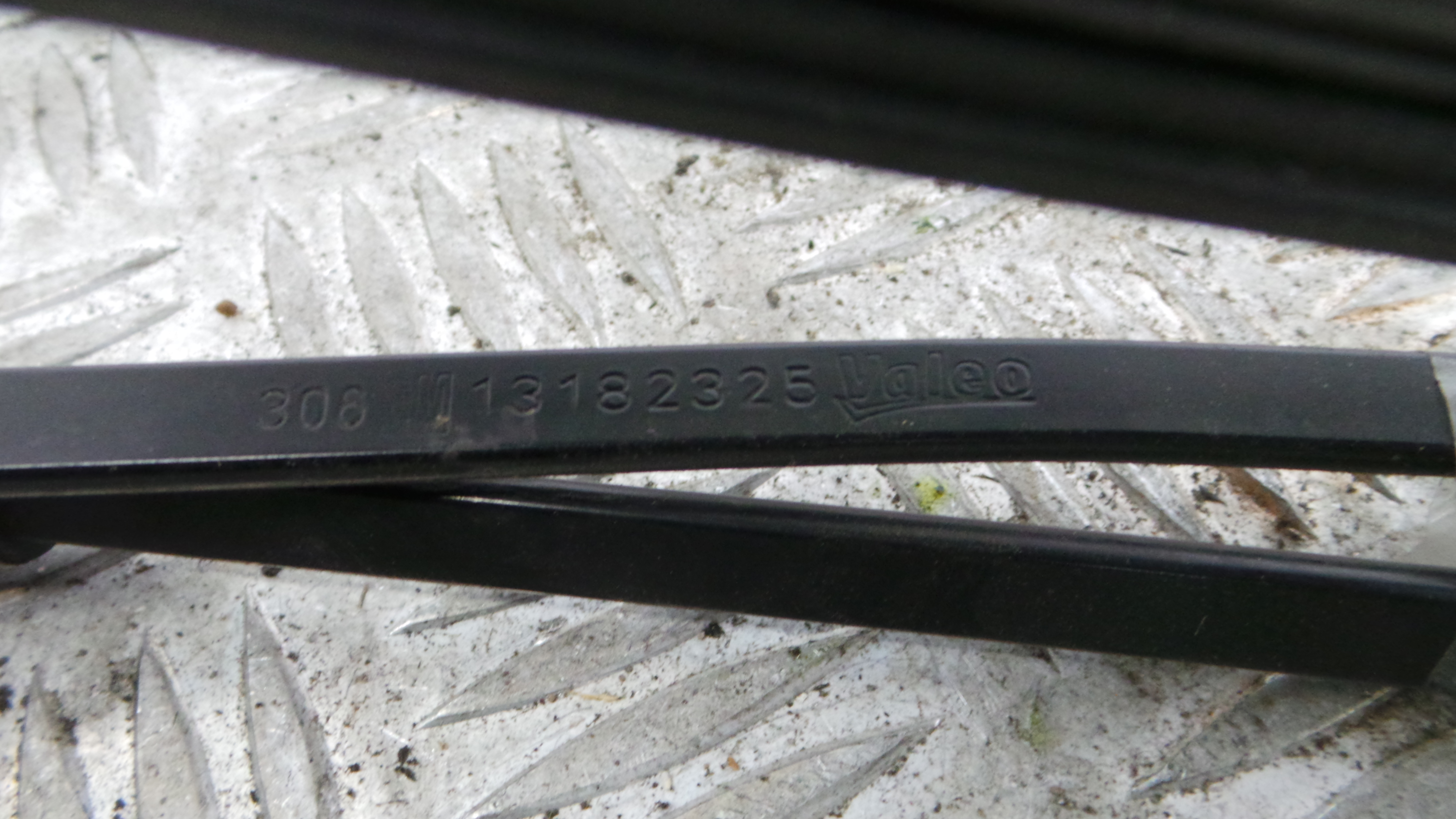 Braço Do Limpa-vidros 13182326 - OPEL CORSA D (S07)-33407279