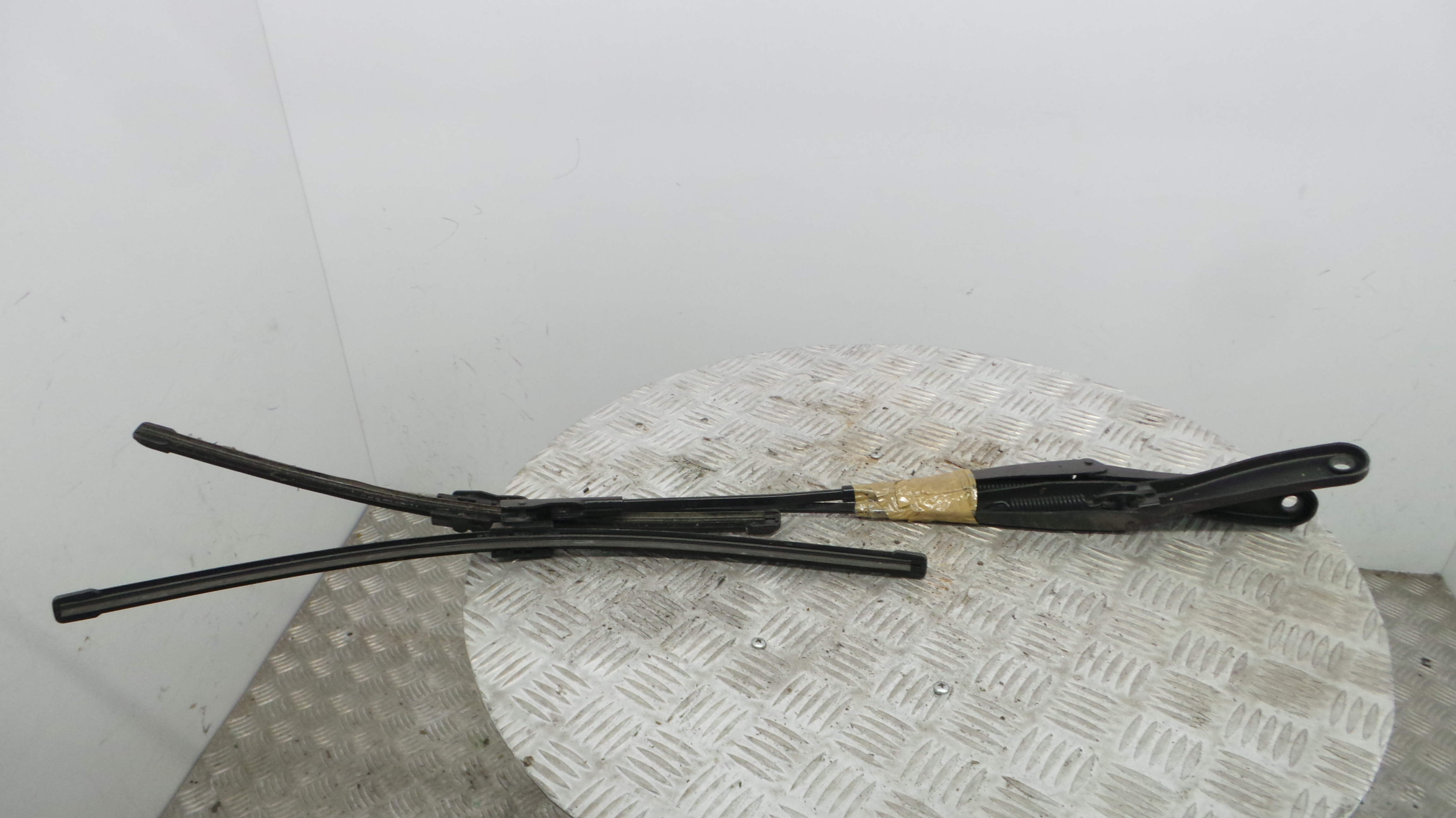 Braço Do Limpa-vidros 13111219 - OPEL ASTRA H (A04)-33407283