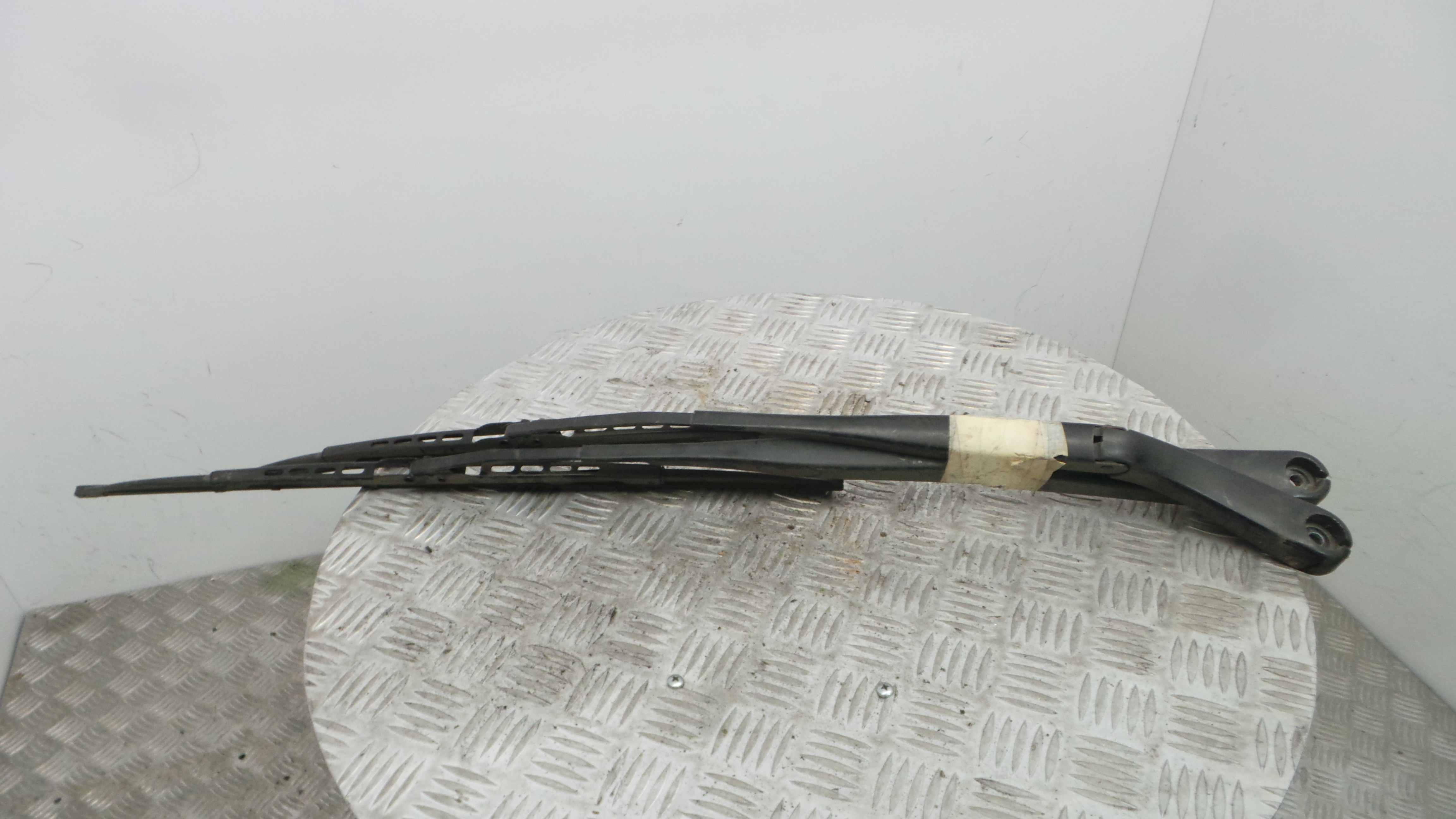 Braço Do Limpa-vidros 2800767 - SAAB 9-3 (YS3F, E79, D79, D75)-33407291 Braço Do Limpa-vidros 2800767 - SAAB 9-3 (YS3F, E79, D79, D75)-33407291