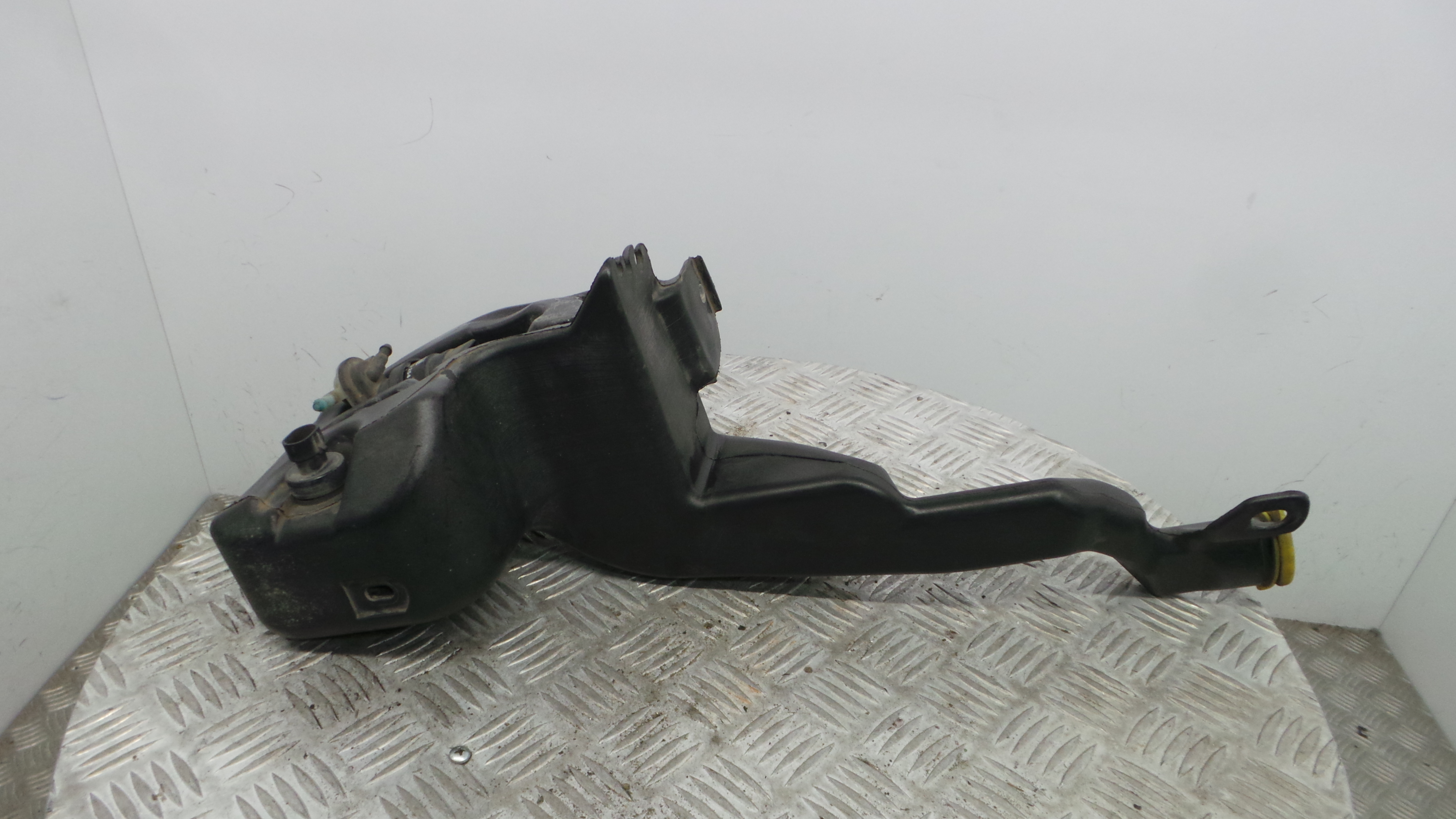 Depósito De Água Do Limpa-vidros 13118158 - OPEL ASTRA H (A04)-33409800 Depósito De Água Do Limpa-vidros 13118158 - OPEL ASTRA H (A04)-33409800