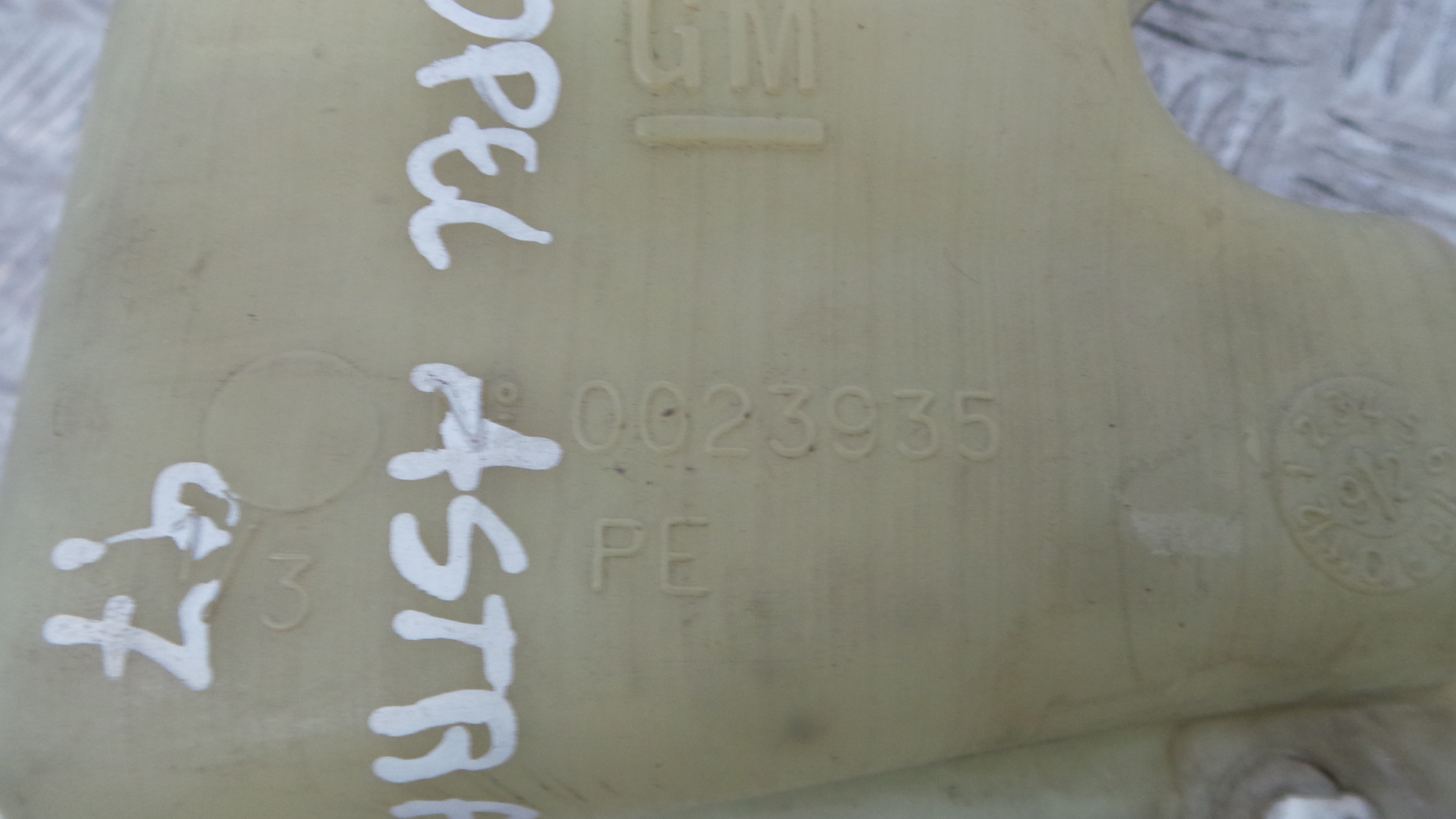 Depósito De Água Do Limpa-vidros 0023935 - OPEL ASTRA F Hatchback (T92)-33409802