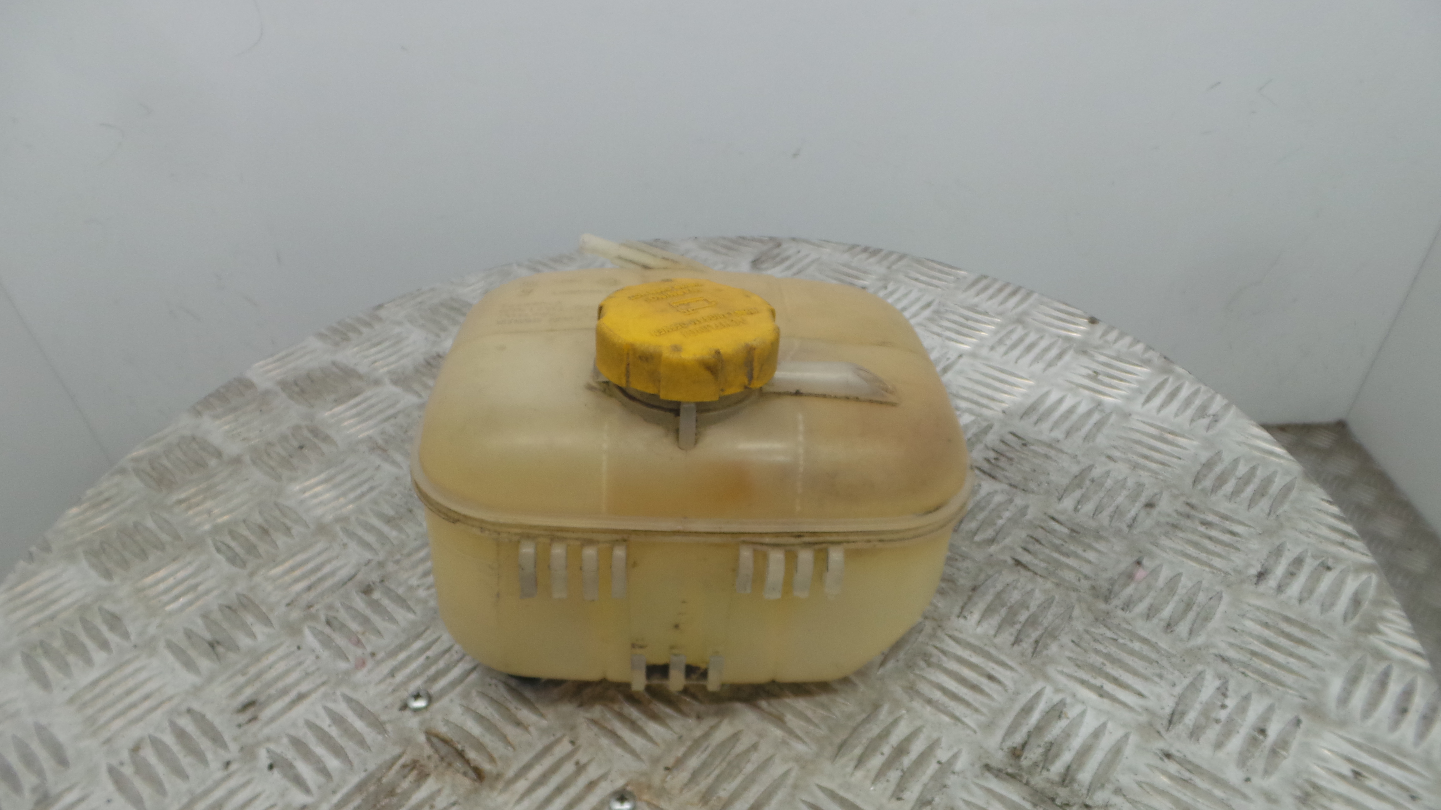 Depósito Água Radiador / Vazo de Expansao 24469940 - OPEL ASTRA H (A04)-33409843 Depósito Água Radiador / Vazo de Expansao 24469940 - OPEL ASTRA H (A04)-33409843