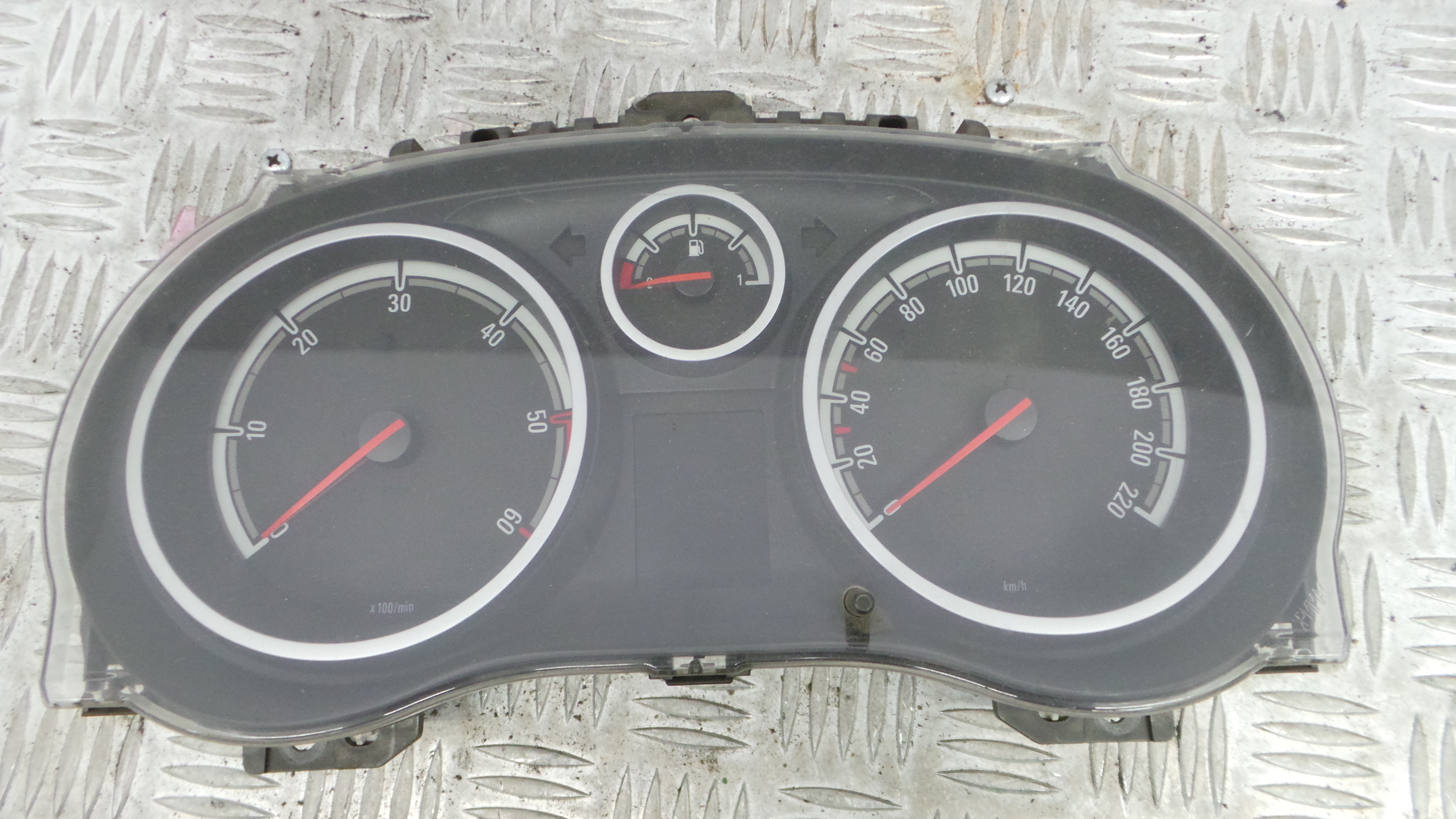 Quadrante 13285383 - OPEL CORSA D (S07)-33410071