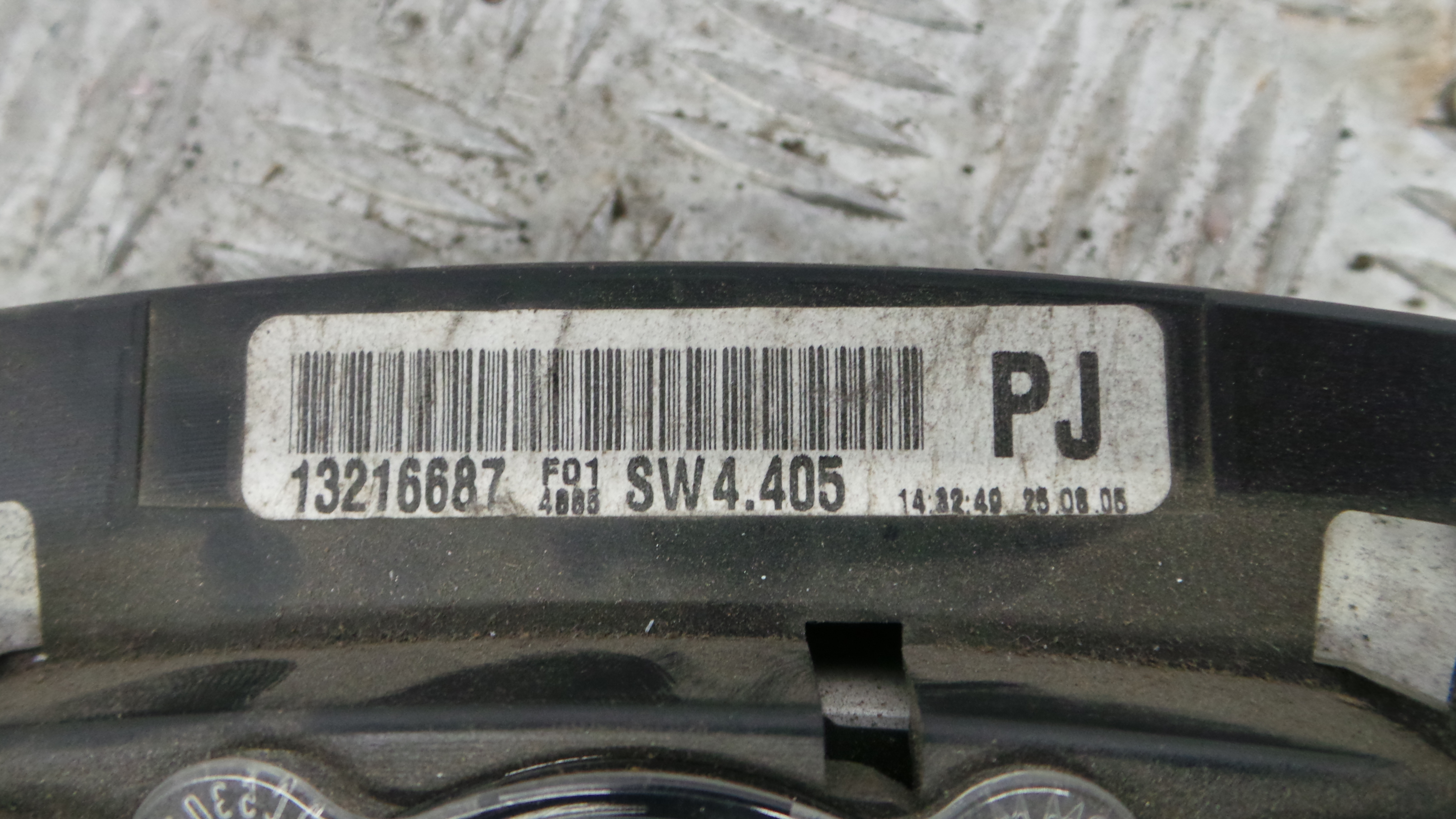 Quadrante 13216687 - OPEL ASTRA H (A04)-33410171