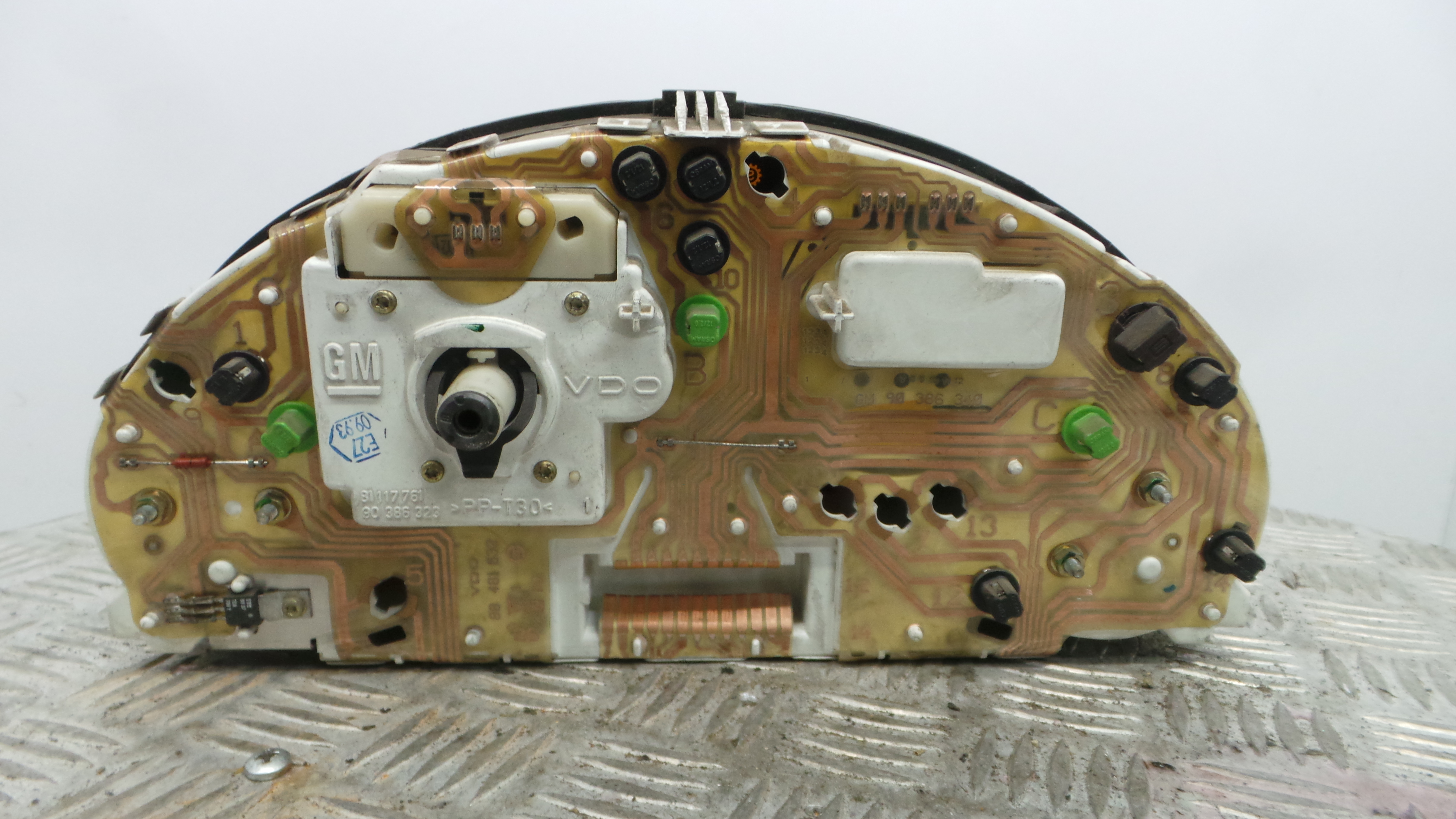 Quadrante 81117761 - OPEL CORSA B (S93)-33410181